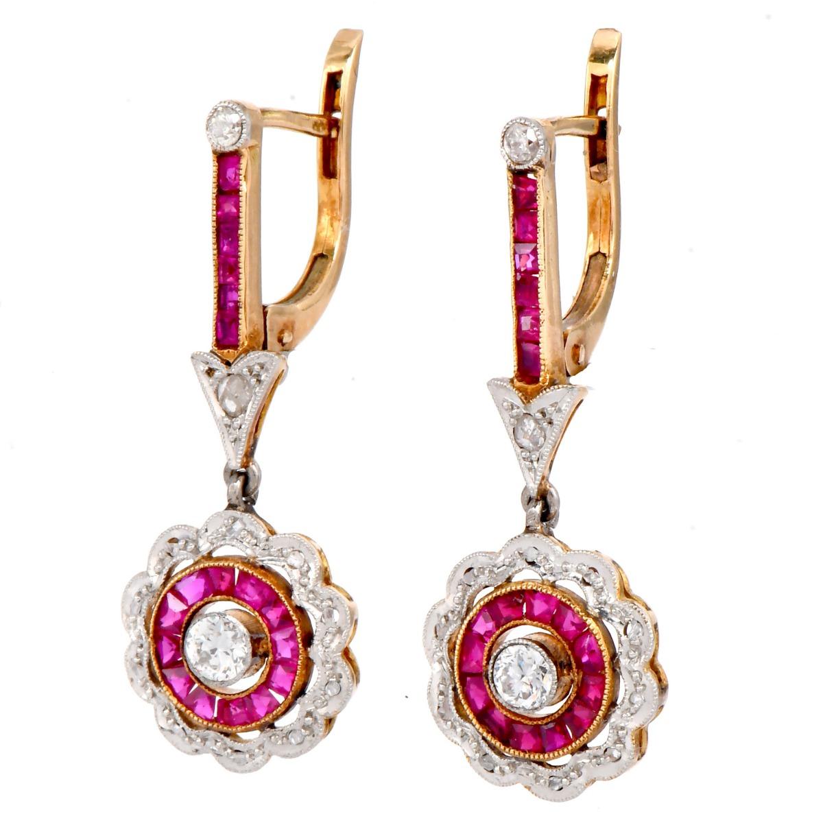 Women's Vintage Diamond 1.60 carats  Ruby 18K Gold Flower Earrings For Sale