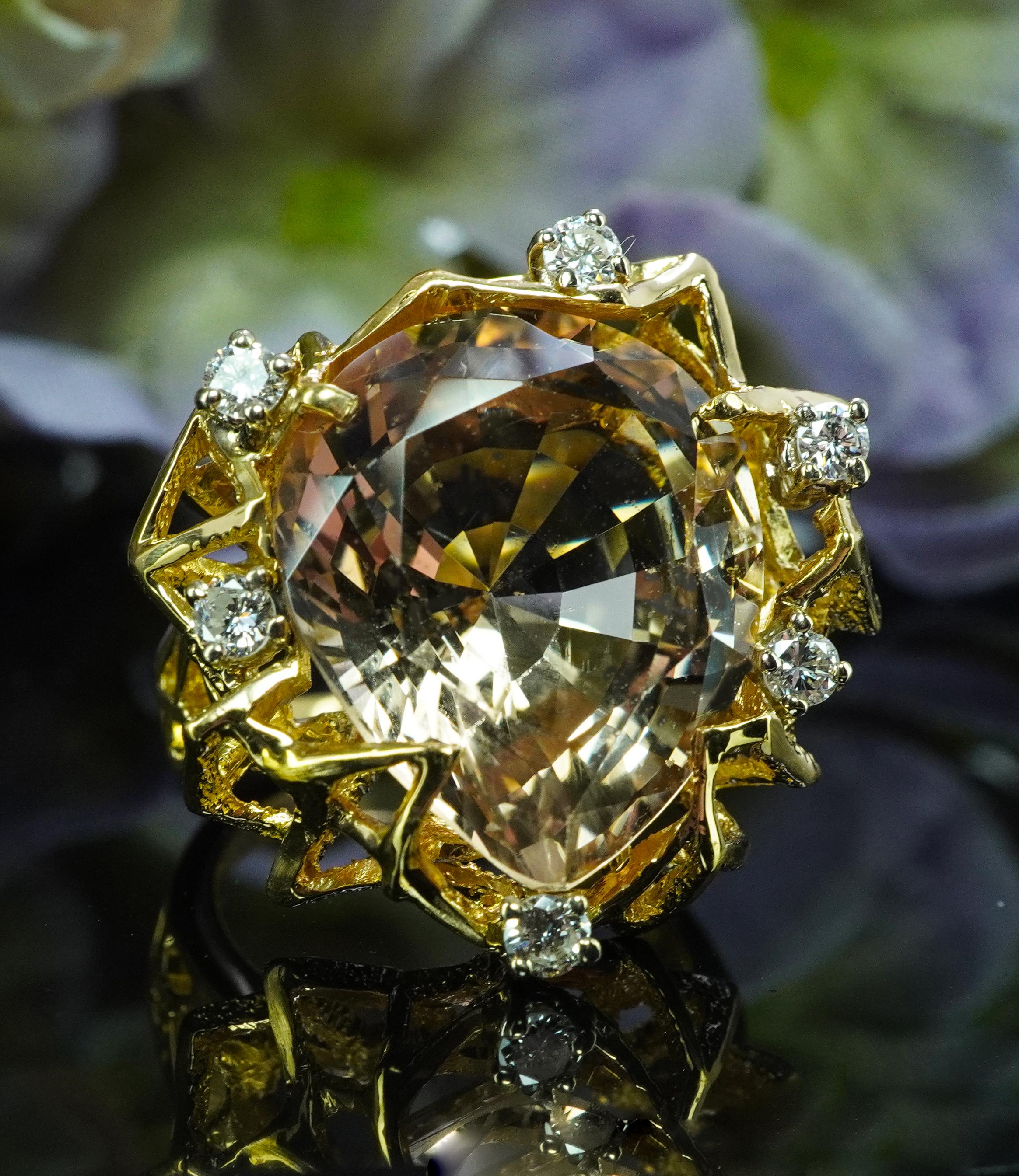 Vintage Diamond 16ct Precious Topaz Cocktail Ring 18K Gold Large Heavy Appraisal In Good Condition For Sale In Brambleton, US