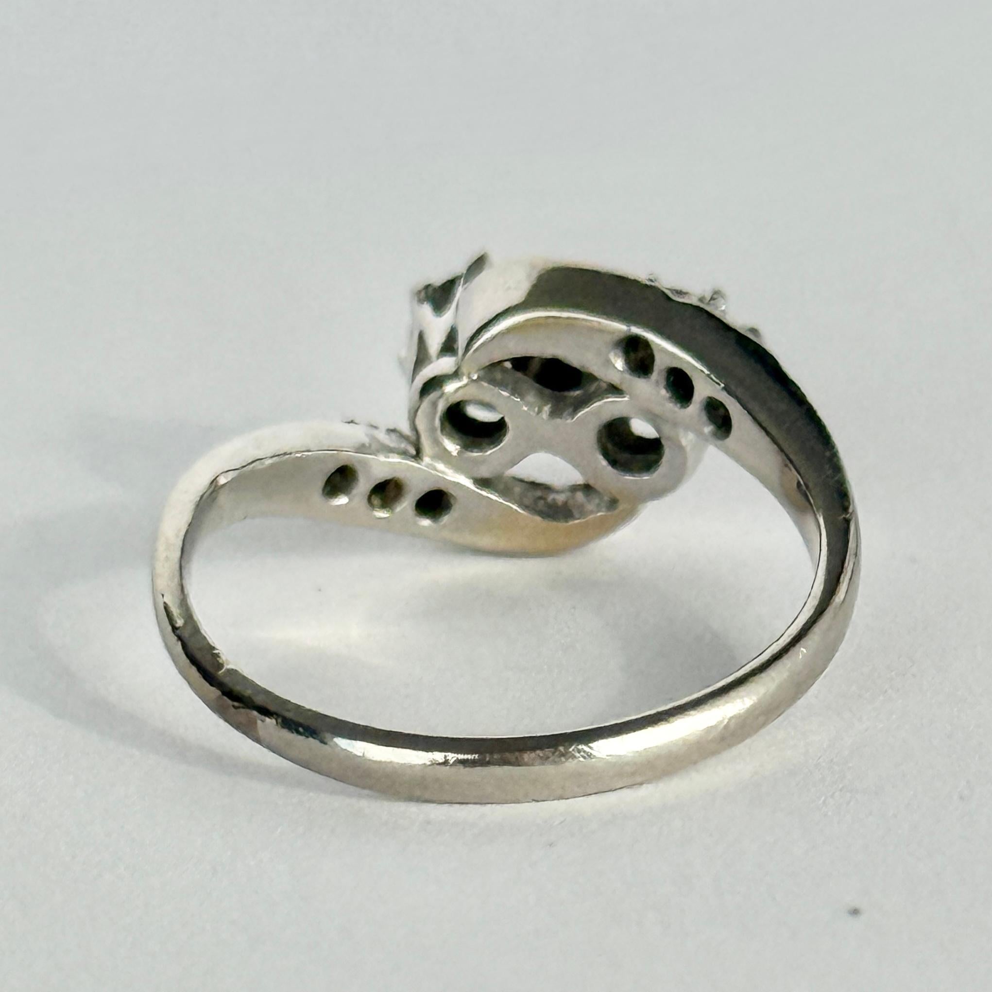 Women's Vintage Diamond 18 Carat White Gold Crossover Moi et Toi Ring For Sale