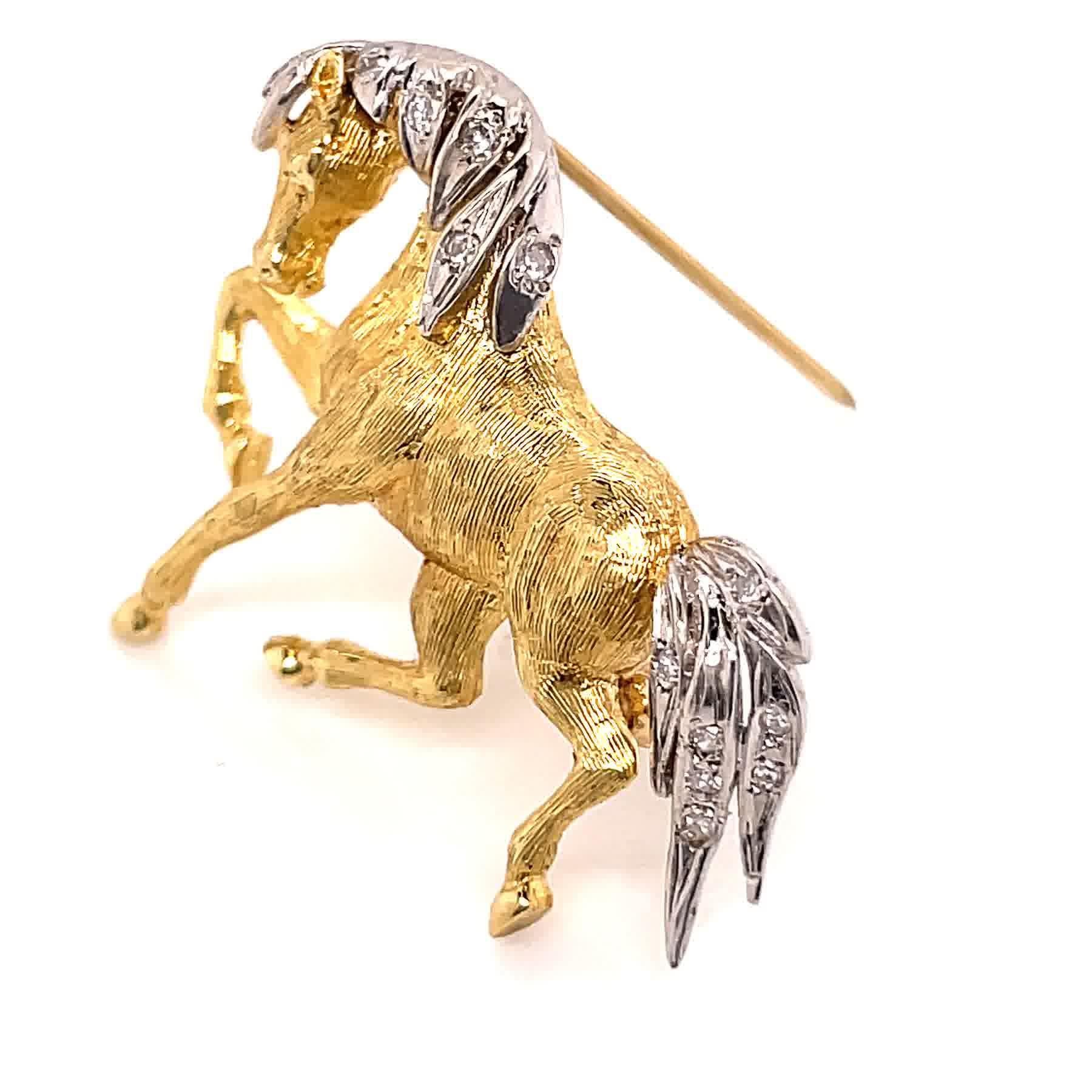 Vintage Diamond 18 Karat Gold Horse Brooch In Excellent Condition In Beverly Hills, CA