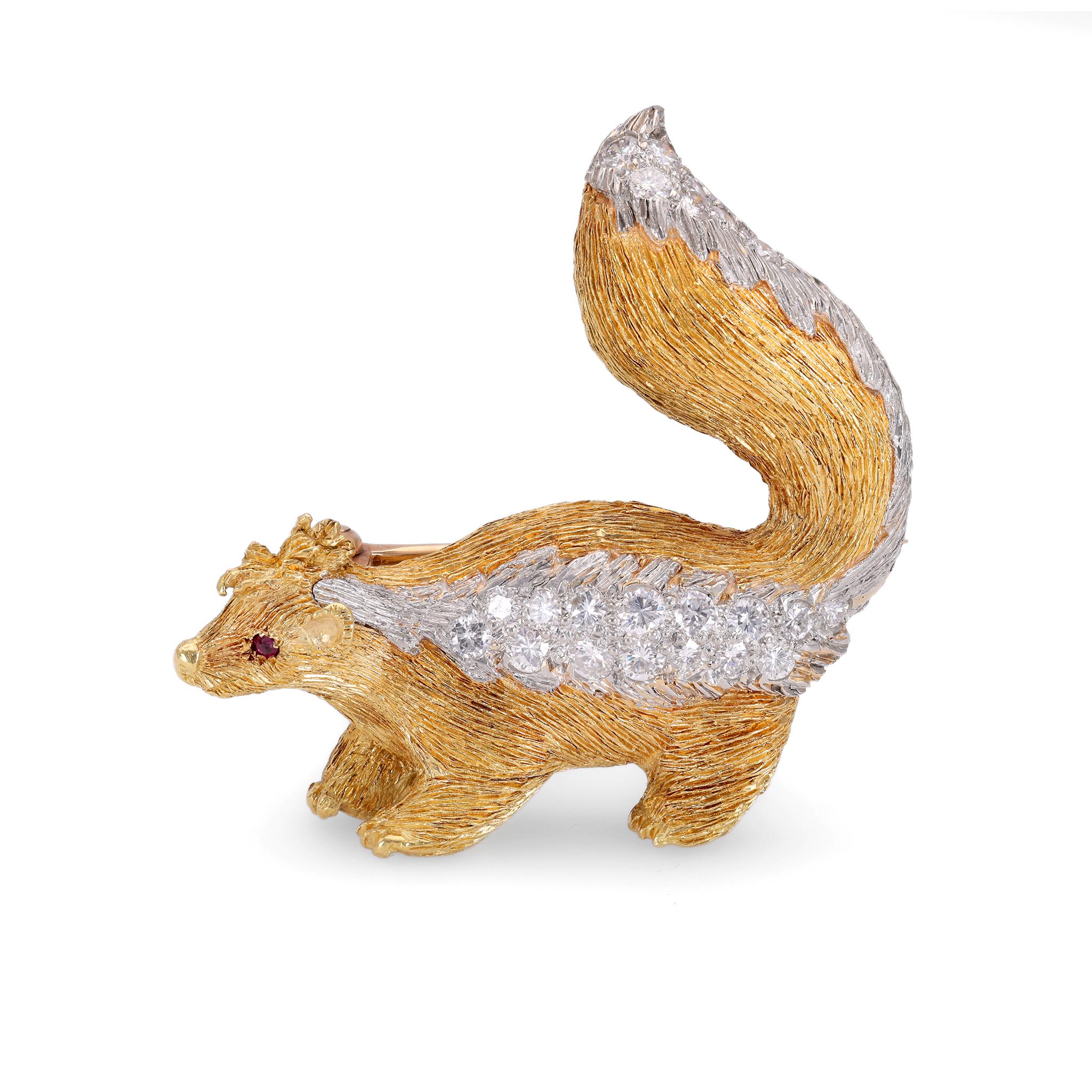 Vintage Diamond 18k Gold Skunk Brooch In Excellent Condition For Sale In Beverly Hills, CA