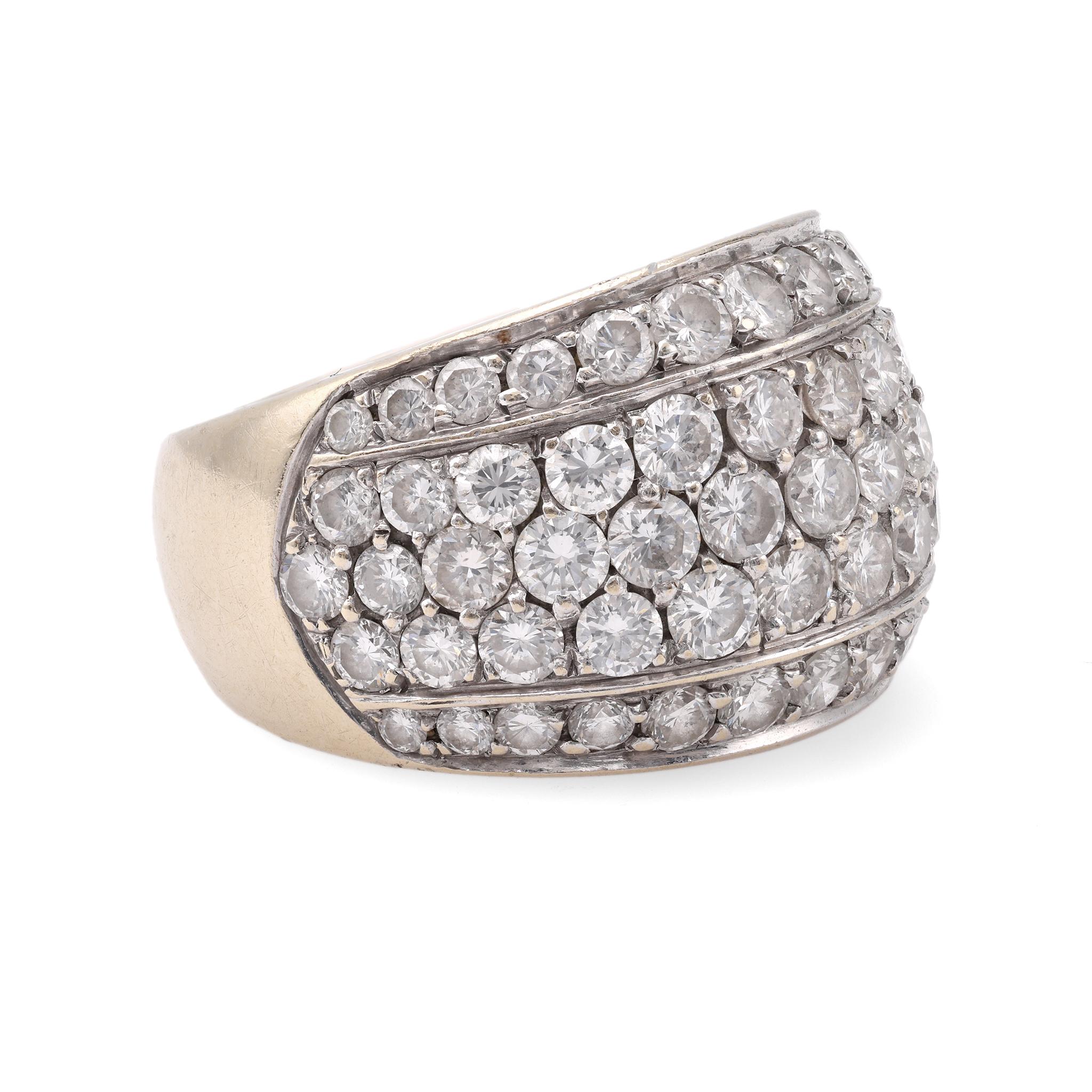 Vintage Diamond 18k White Gold Band Ring In Good Condition For Sale In Beverly Hills, CA