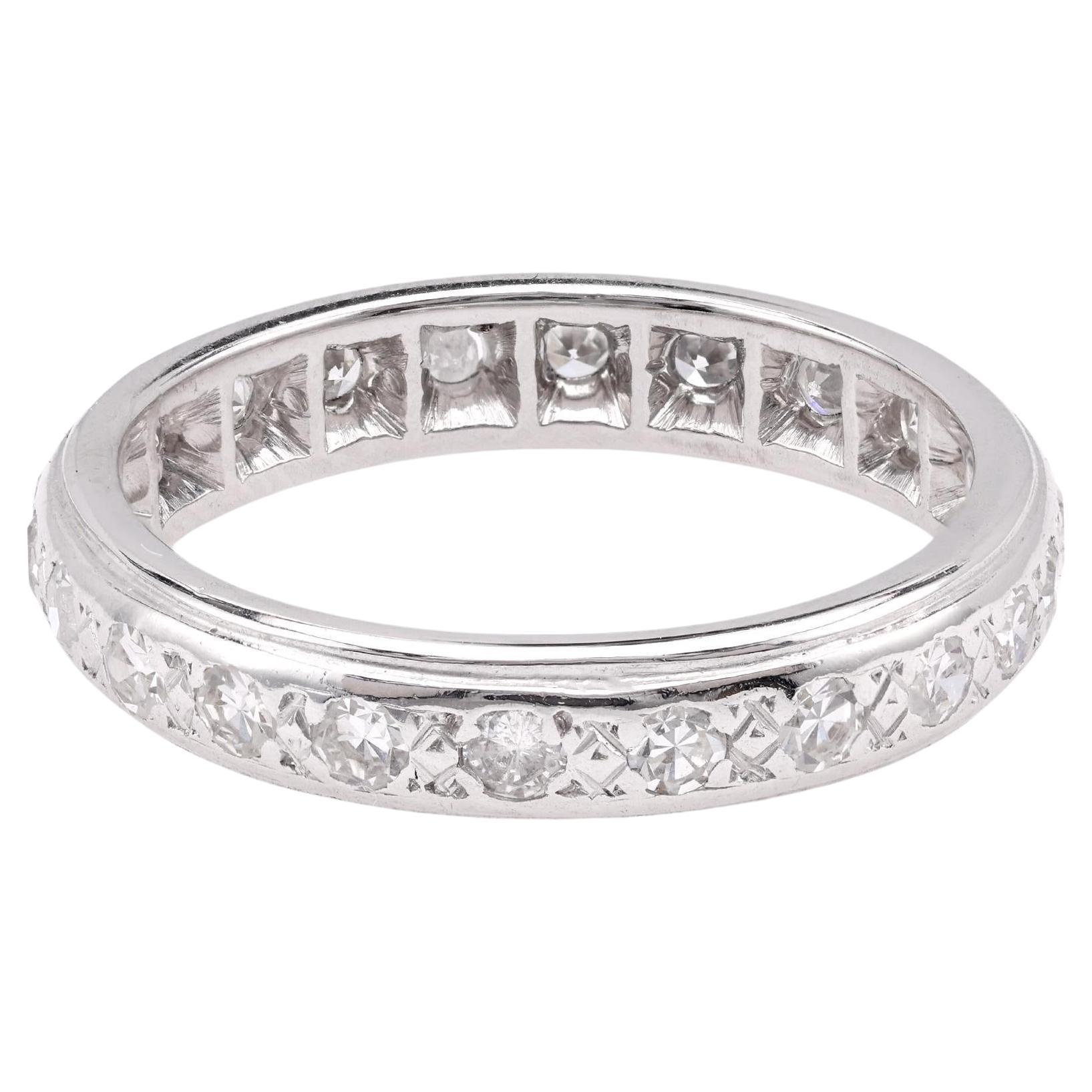 Anillo de eternidad de oro blanco de 18 quilates con diamantes vintage en venta