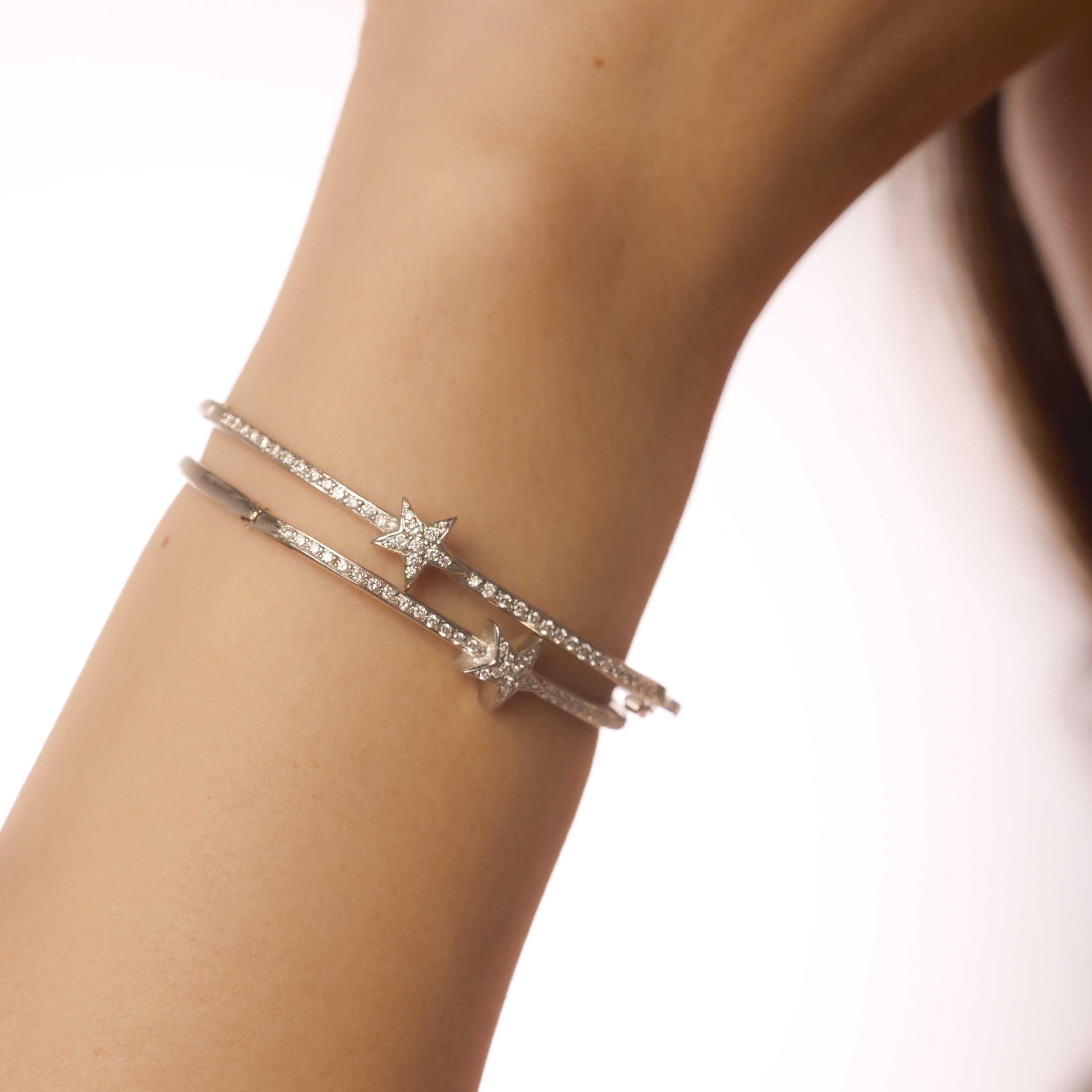 Brilliant Cut Vintage diamond 18k white gold star bangle set For Sale