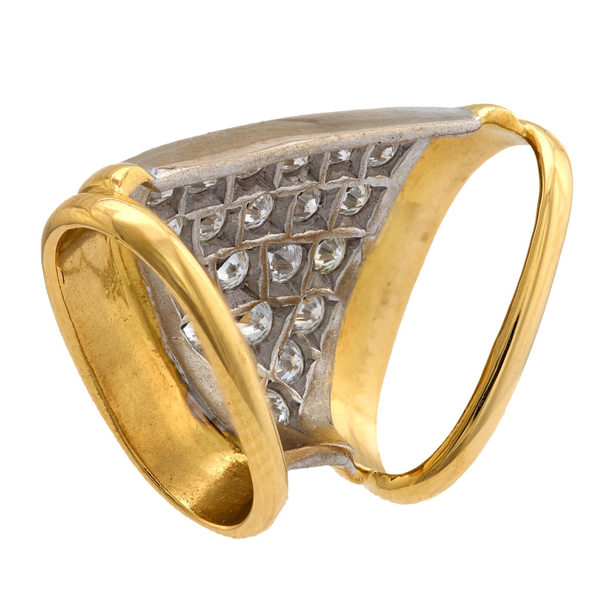 Taille brillant Pendentif vintage en or jaune et blanc 18k serti de diamants en vente