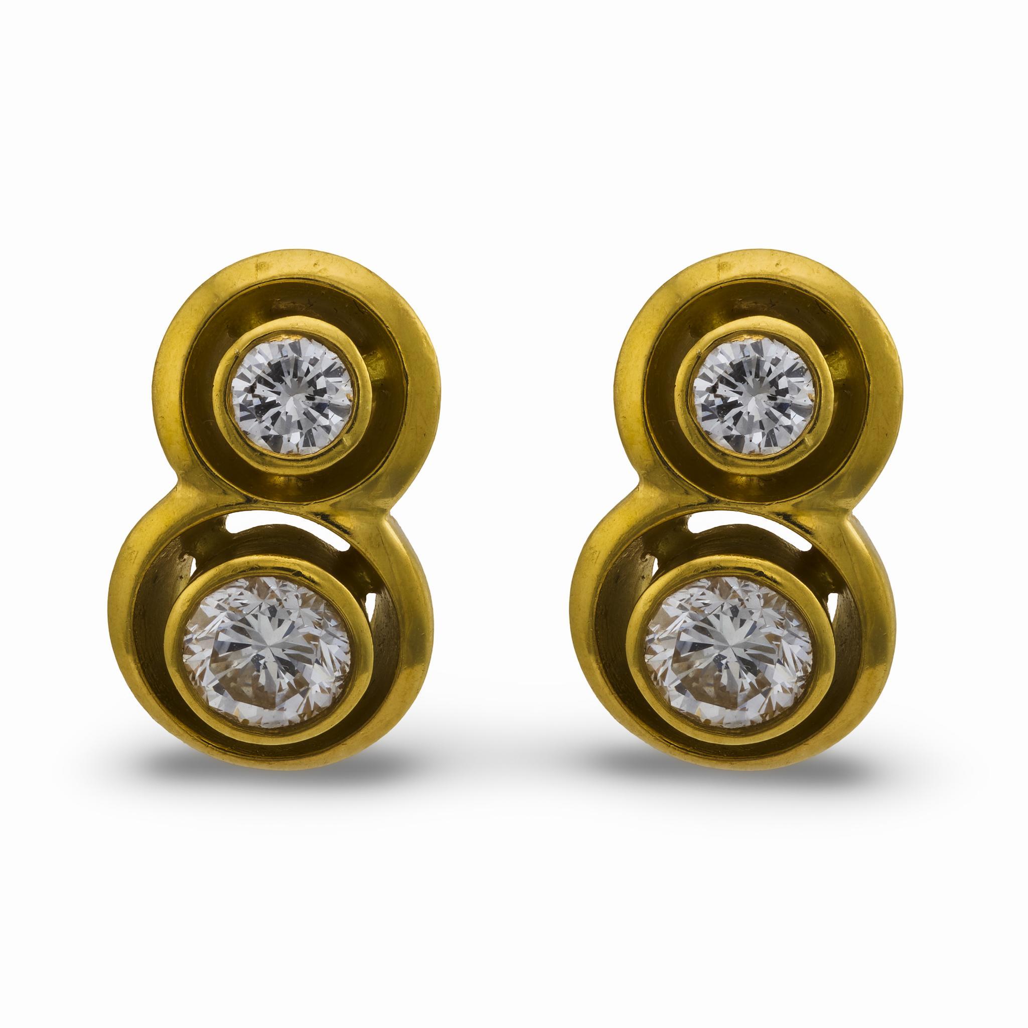 Orecchini a castone con diamante d'epoca in oro giallo 18 carati in vendita 2