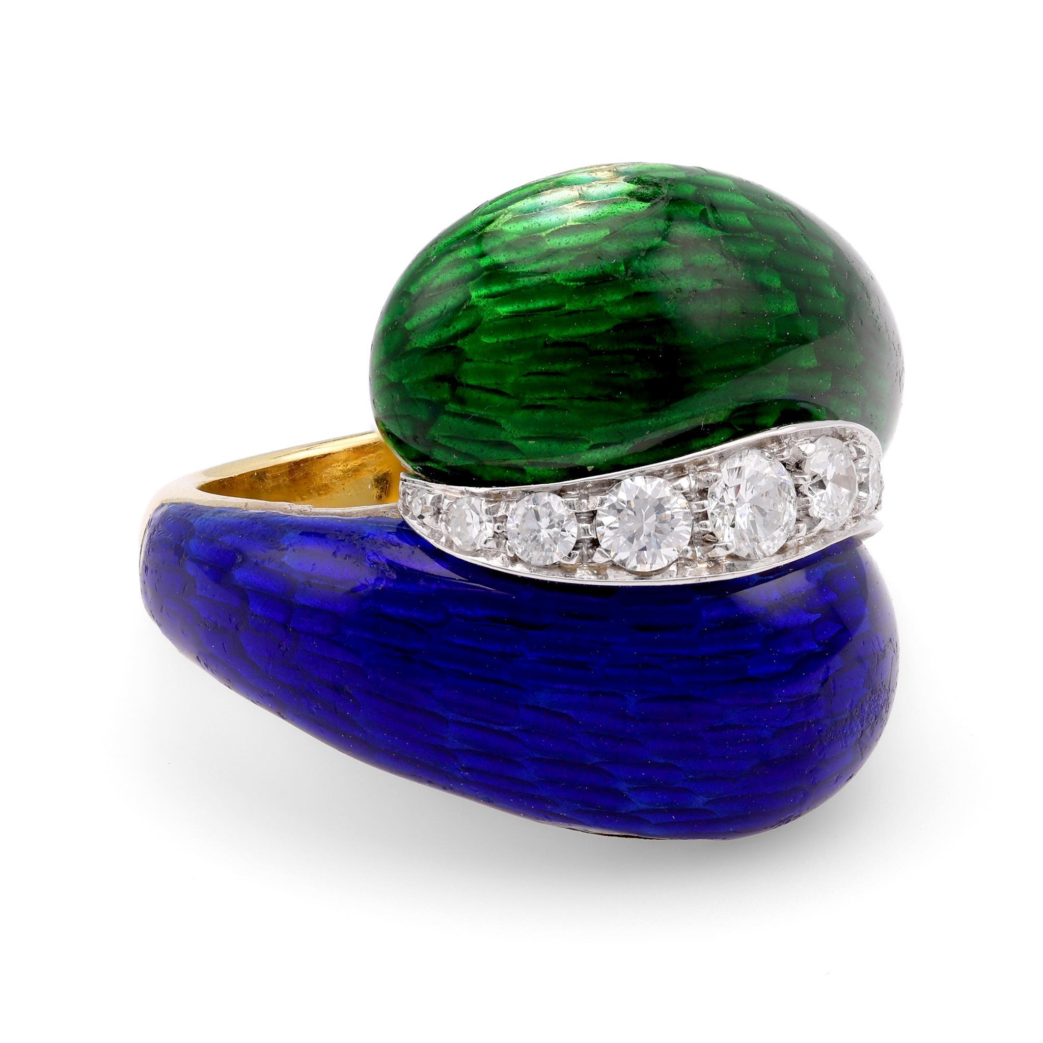Vintage Diamant-Ring aus 18 Karat Gelbgold mit blauer und grüner Emaille (Brillantschliff)