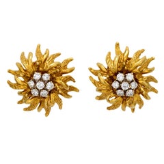 Vintage Diamant-Ohrclips aus 18 Karat Gelbgold mit Blumenmuster