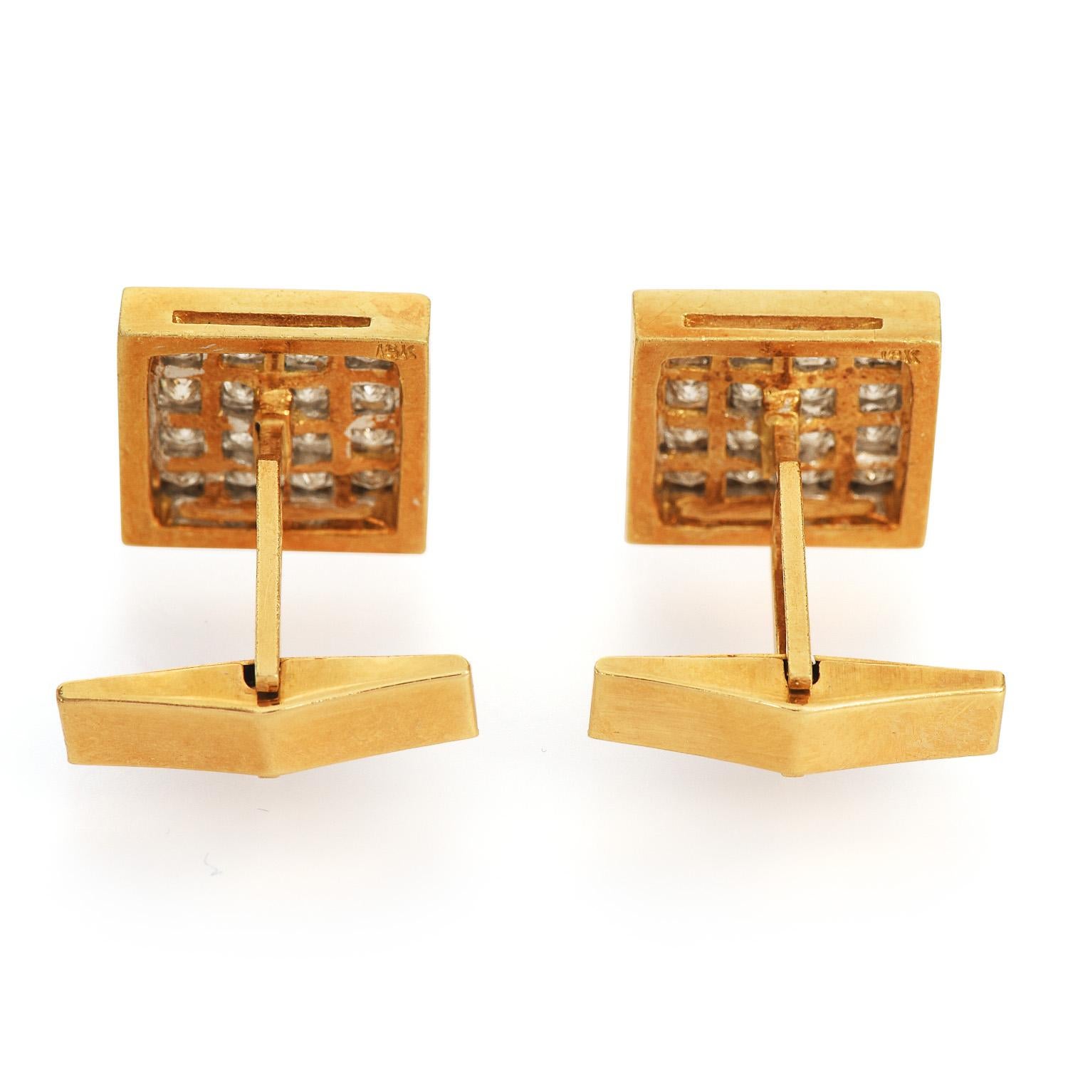 Vintage Diamond 18K Yellow Gold Square Invisible Set Cufflinks In Excellent Condition For Sale In Miami, FL