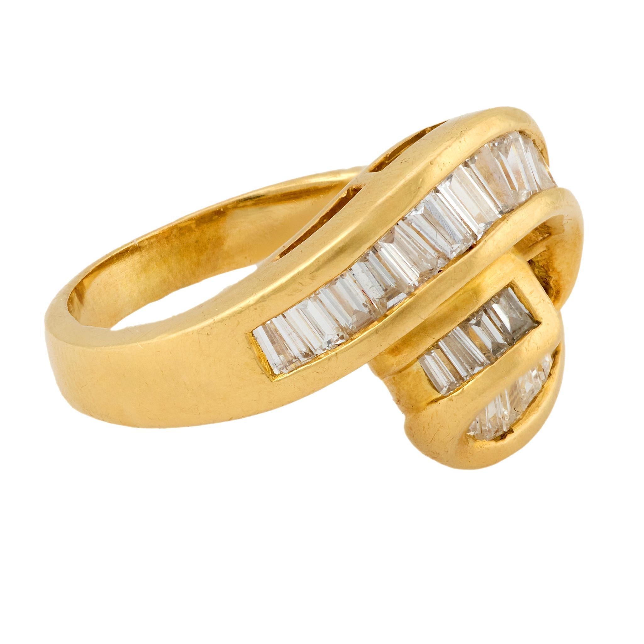 Anillo remolino vintage diamante oro amarillo 18k Moderno en venta