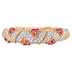 Vintage Diamond 6.55cts Ruby 18K Gold Zig Zag Textured Bangle  Bracelet