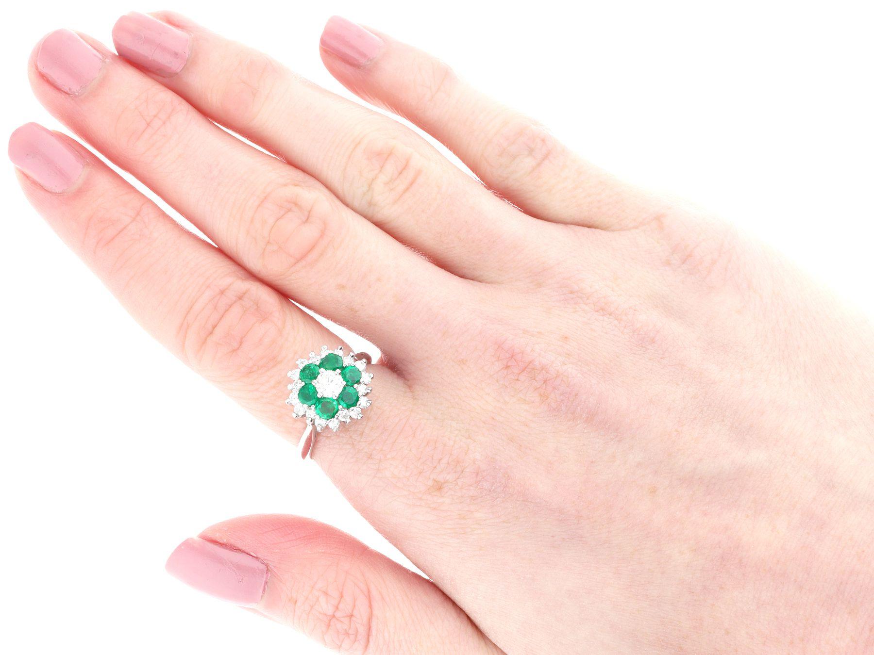 Vintage Diamond and 1.10 Carat Emerald 18k White Gold Dress Ring For Sale 1