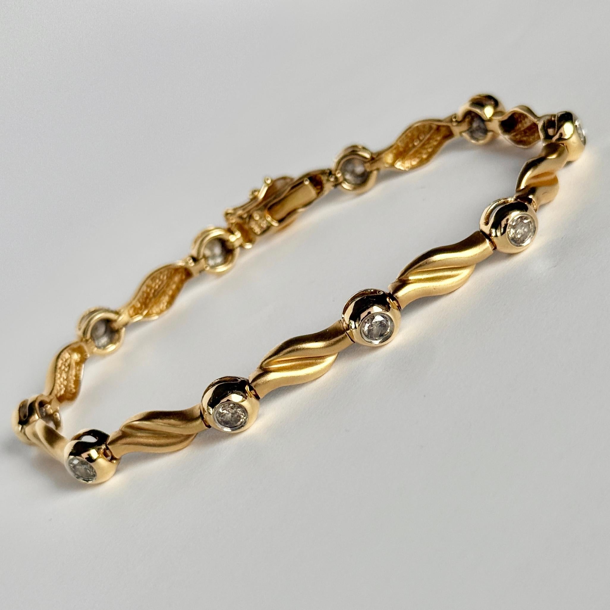 Bracciale vintage in oro 14 carati e diamanti in vendita 1