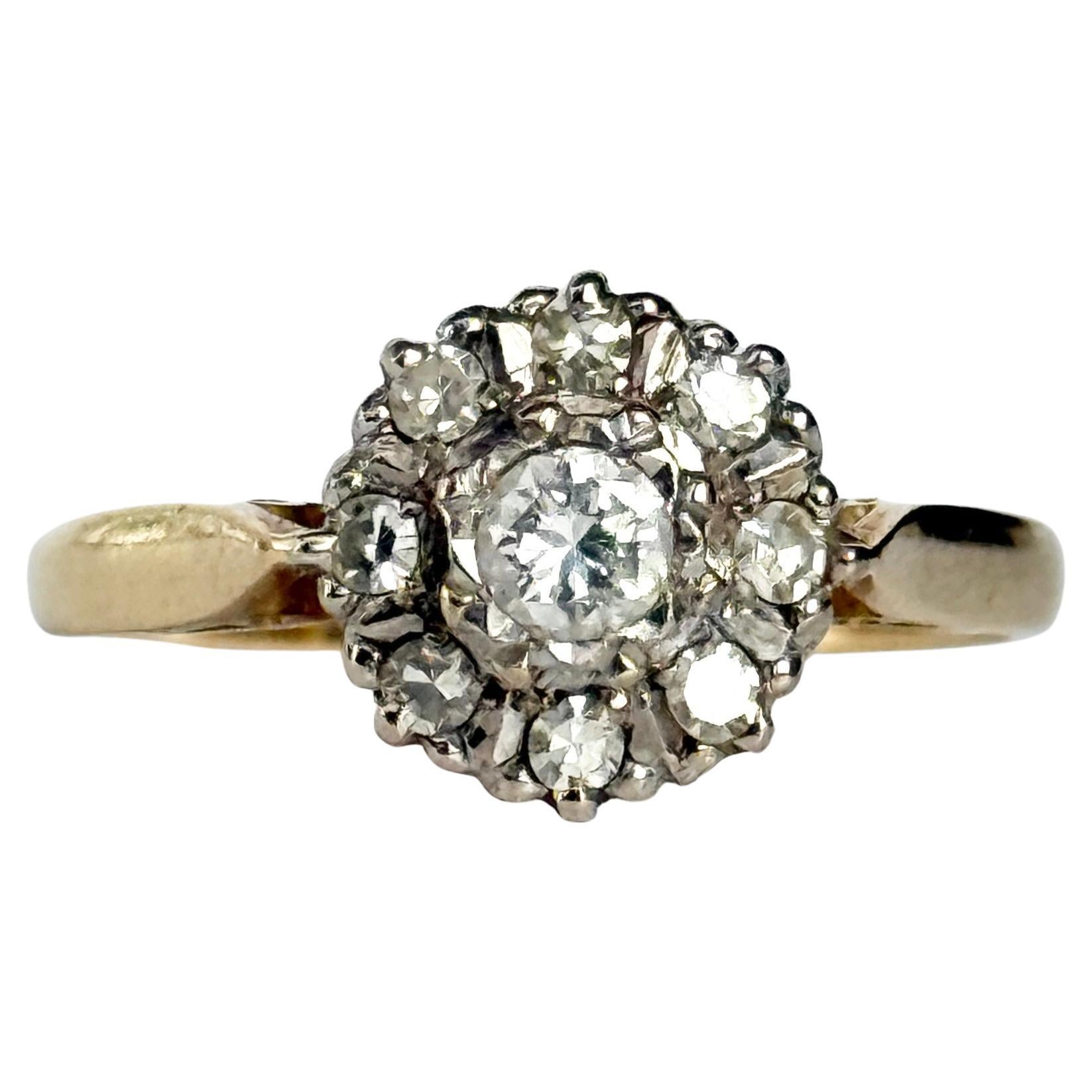 Vintage Diamond and 18 Carat Gold Cluster Ring For Sale