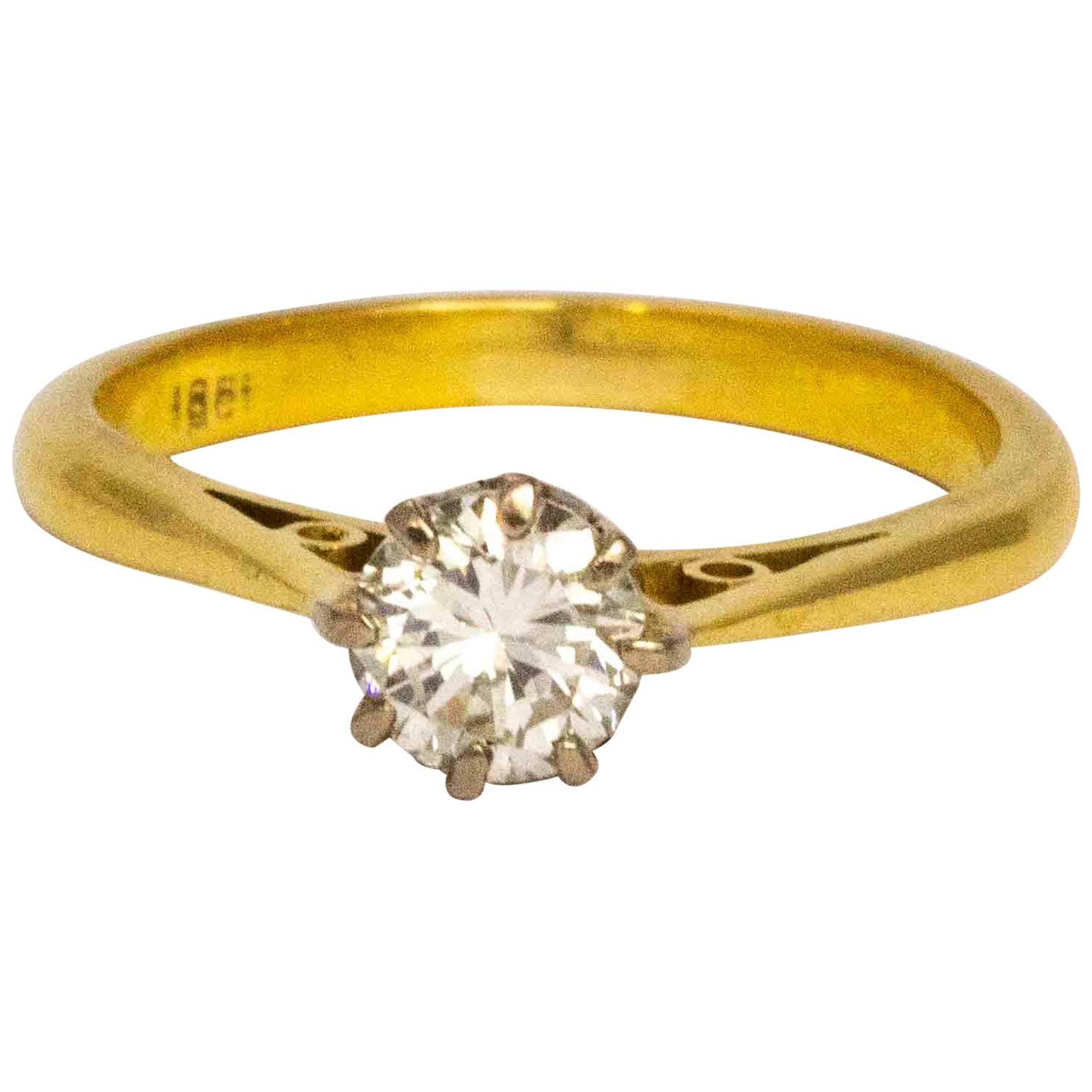 Vintage Diamond and 18 Carat Gold Ring For Sale