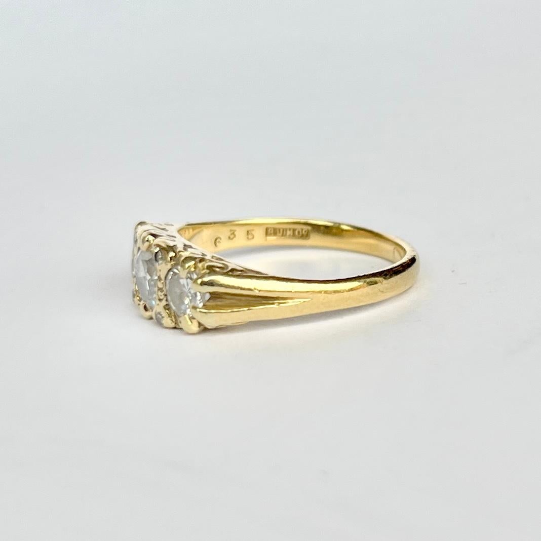 Women's or Men's Vintage Diamond and 18 Carat Gold Three-Stone Ring For Sale