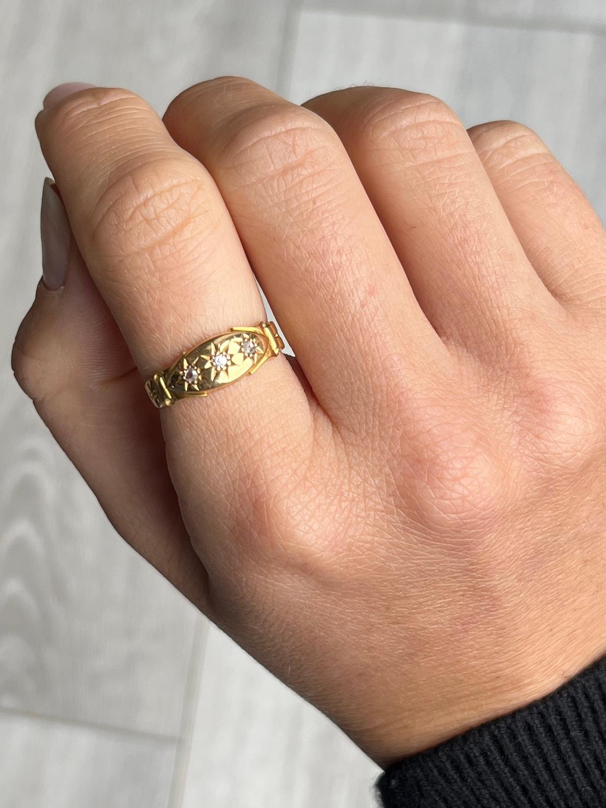 Dreisteiniger Vintage-Ring aus Diamanten und 18 Karat Gold (Rundschliff) im Angebot