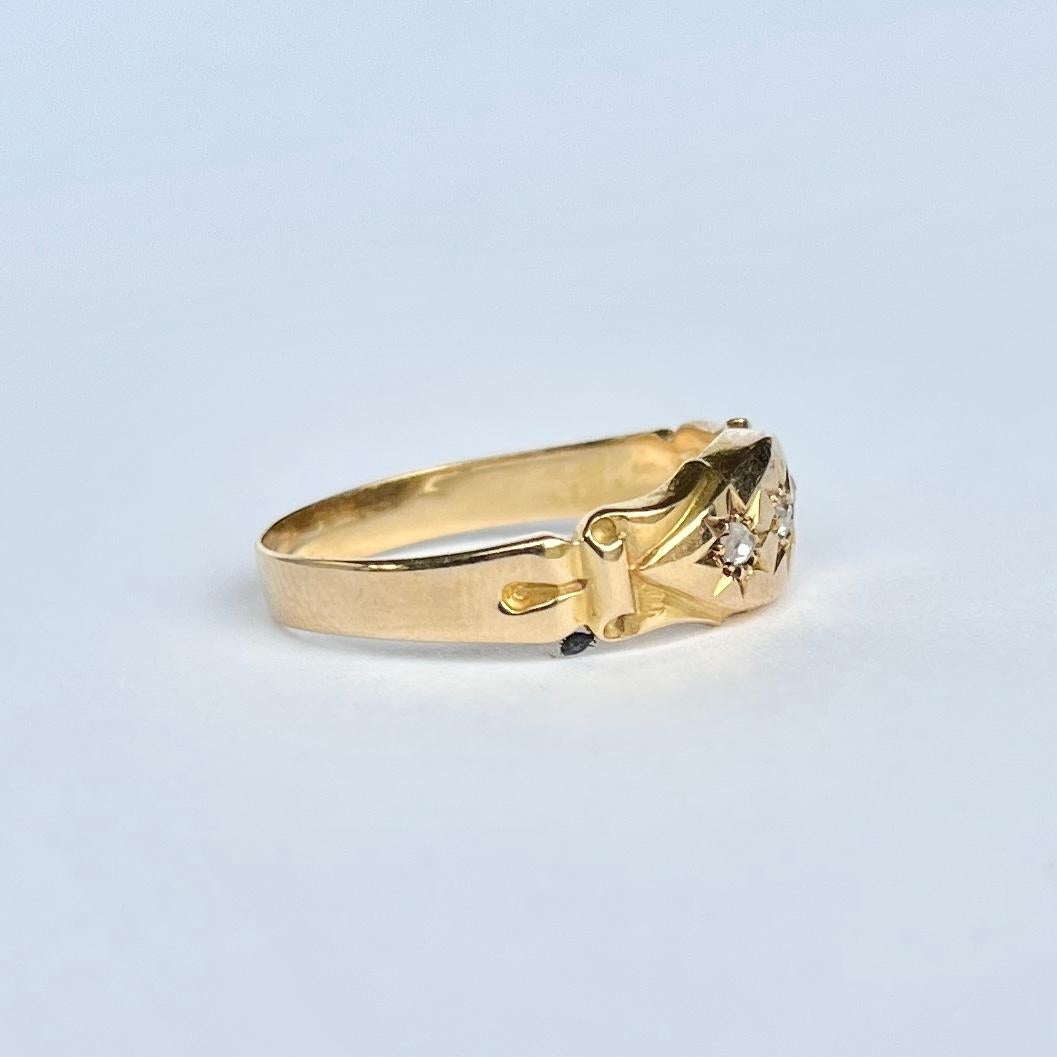 Dreisteiniger Vintage-Ring aus Diamanten und 18 Karat Gold für Damen oder Herren im Angebot