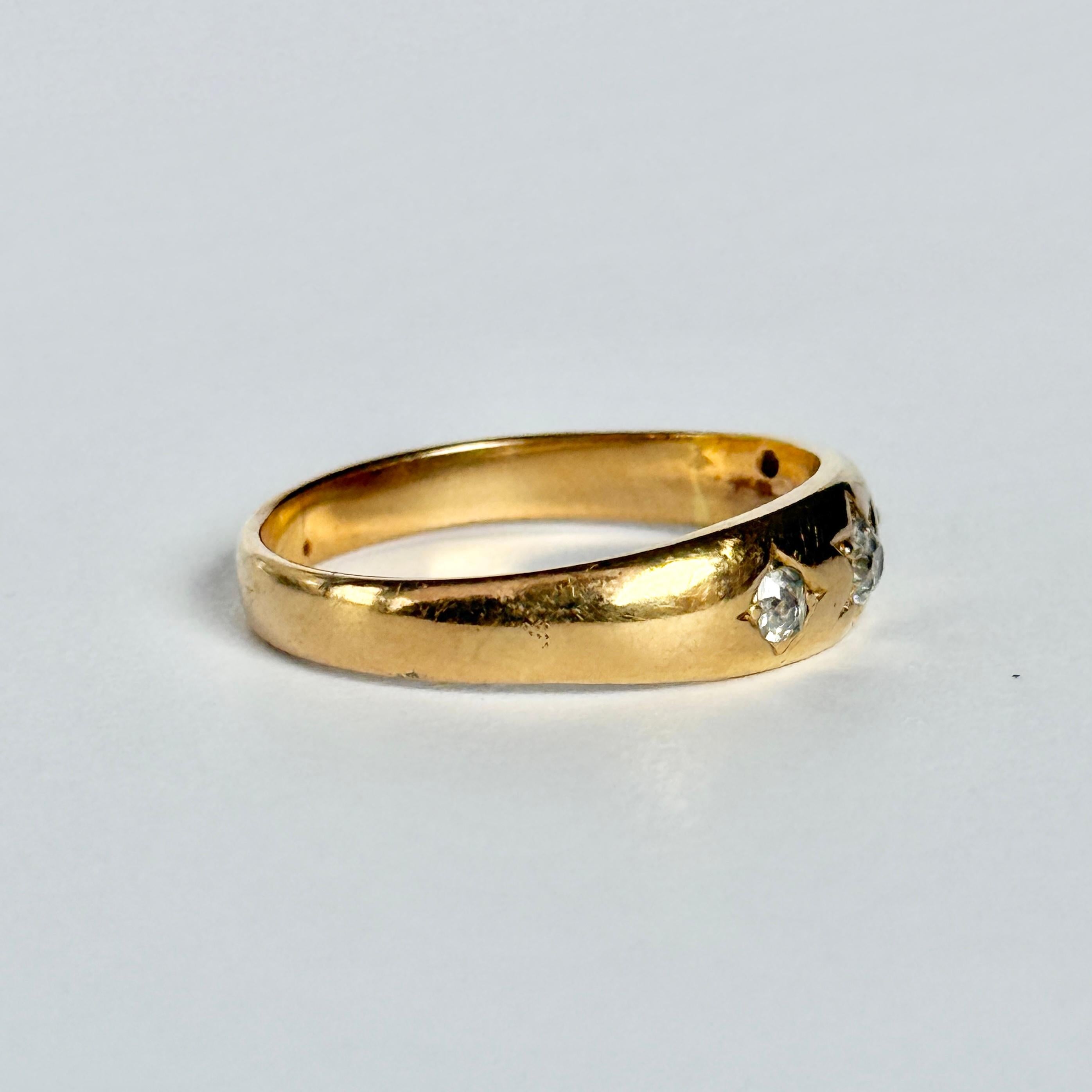 Women's or Men's Vintage Diamond and 18 Carat Gold Three-Stone Star Setting Ring For Sale