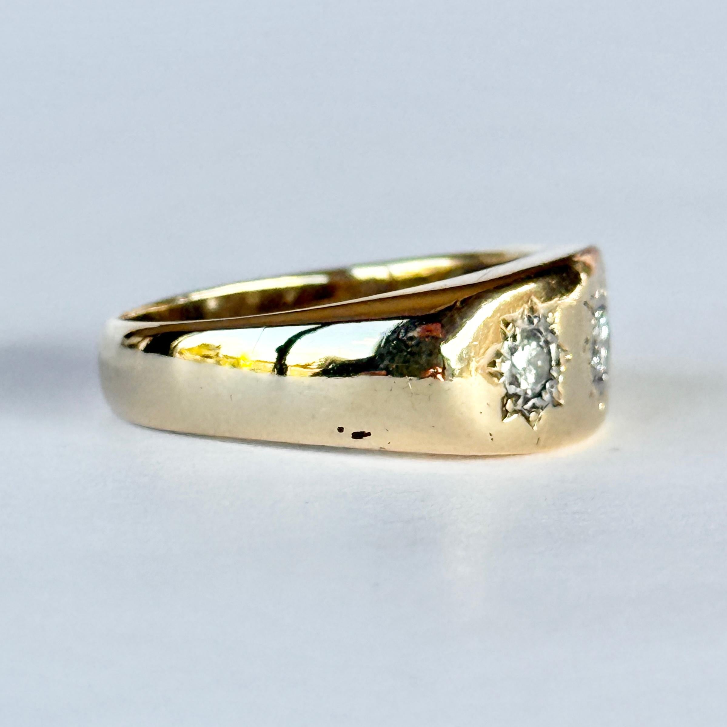 Anello d'epoca con diamanti e tre pietre in oro 18 carati con incastonatura a stella in vendita 2