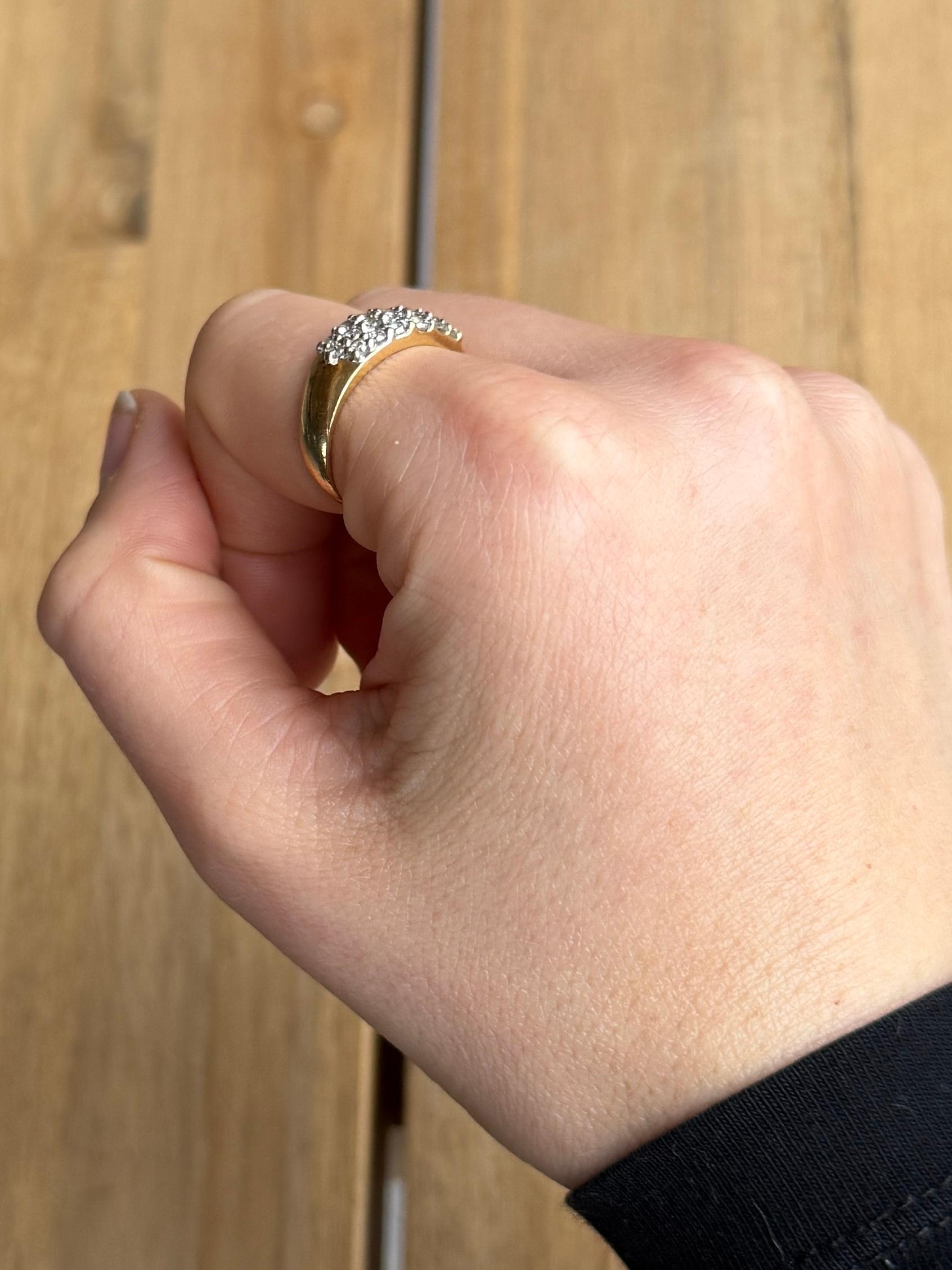Anillo vintage de tres filas de diamantes y oro de 18 quilates Corte europeo antiguo en venta