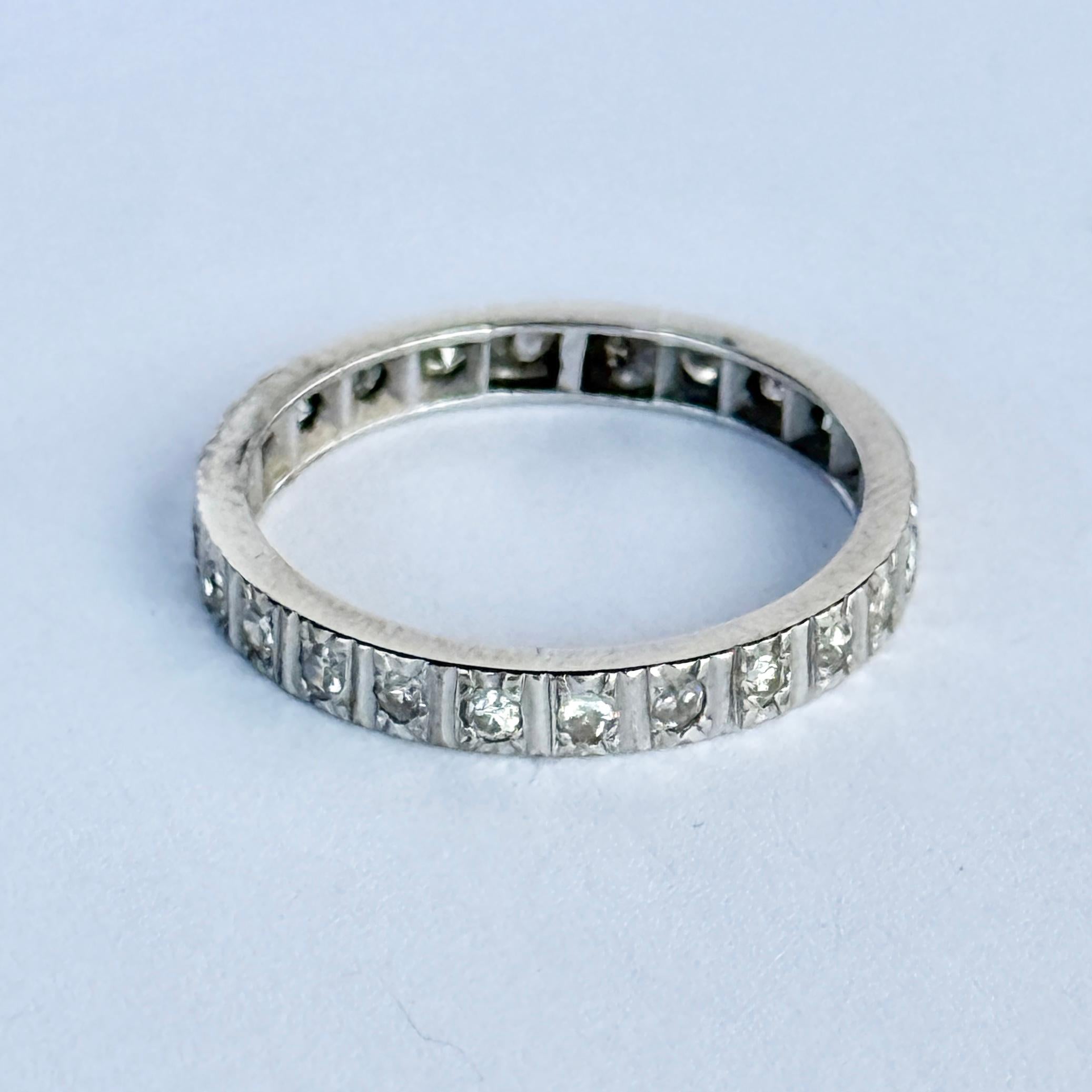 Bracelet éternel vintage en or blanc 18 carats et diamant Bon état - En vente à Chipping Campden, GB