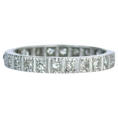 Vintage Diamond und 18 Karat Weißgold Eternity Band