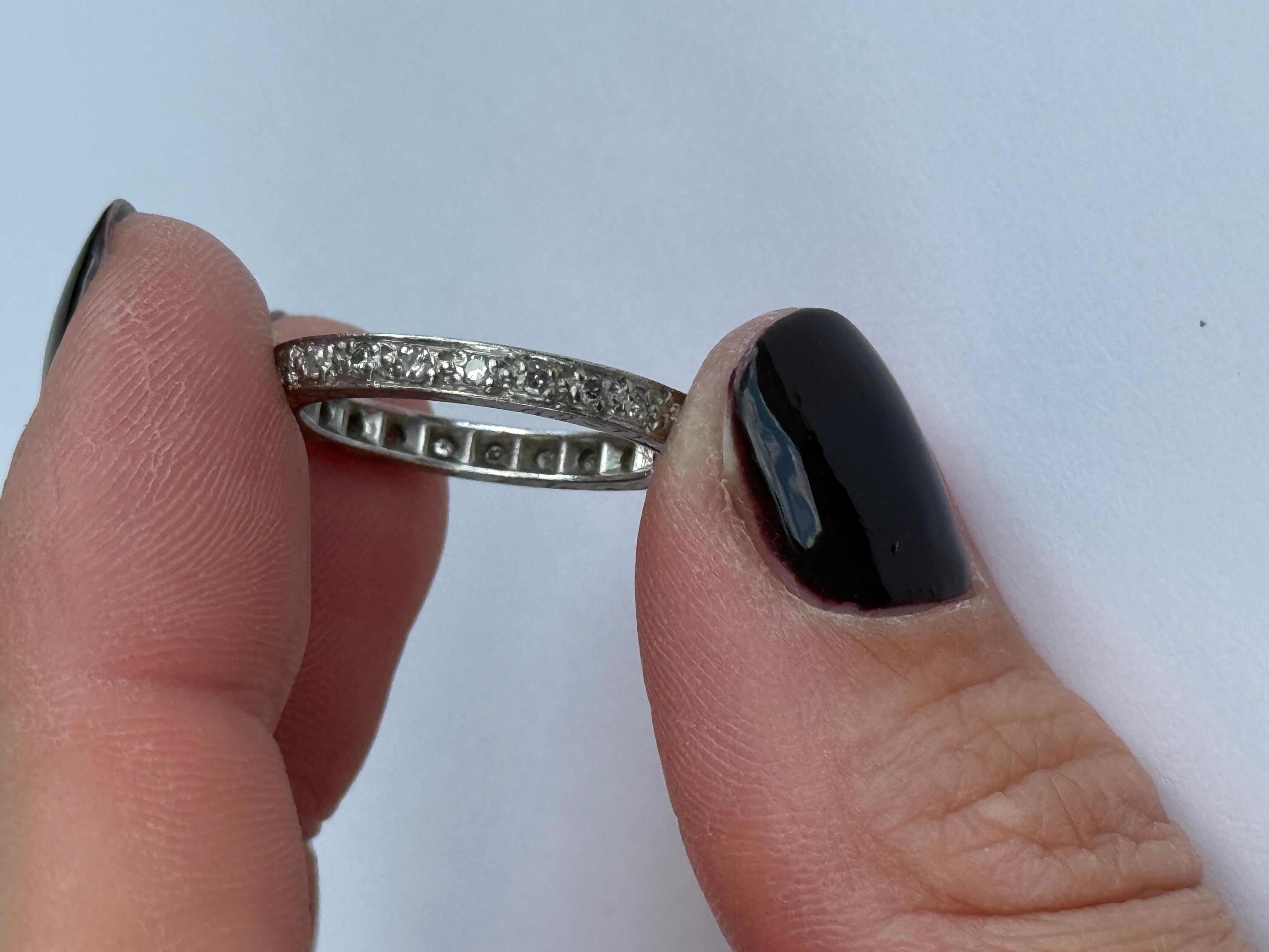 Bague d'éternité en or blanc 18 carats et diamant vintage Bon état - En vente à Chipping Campden, GB