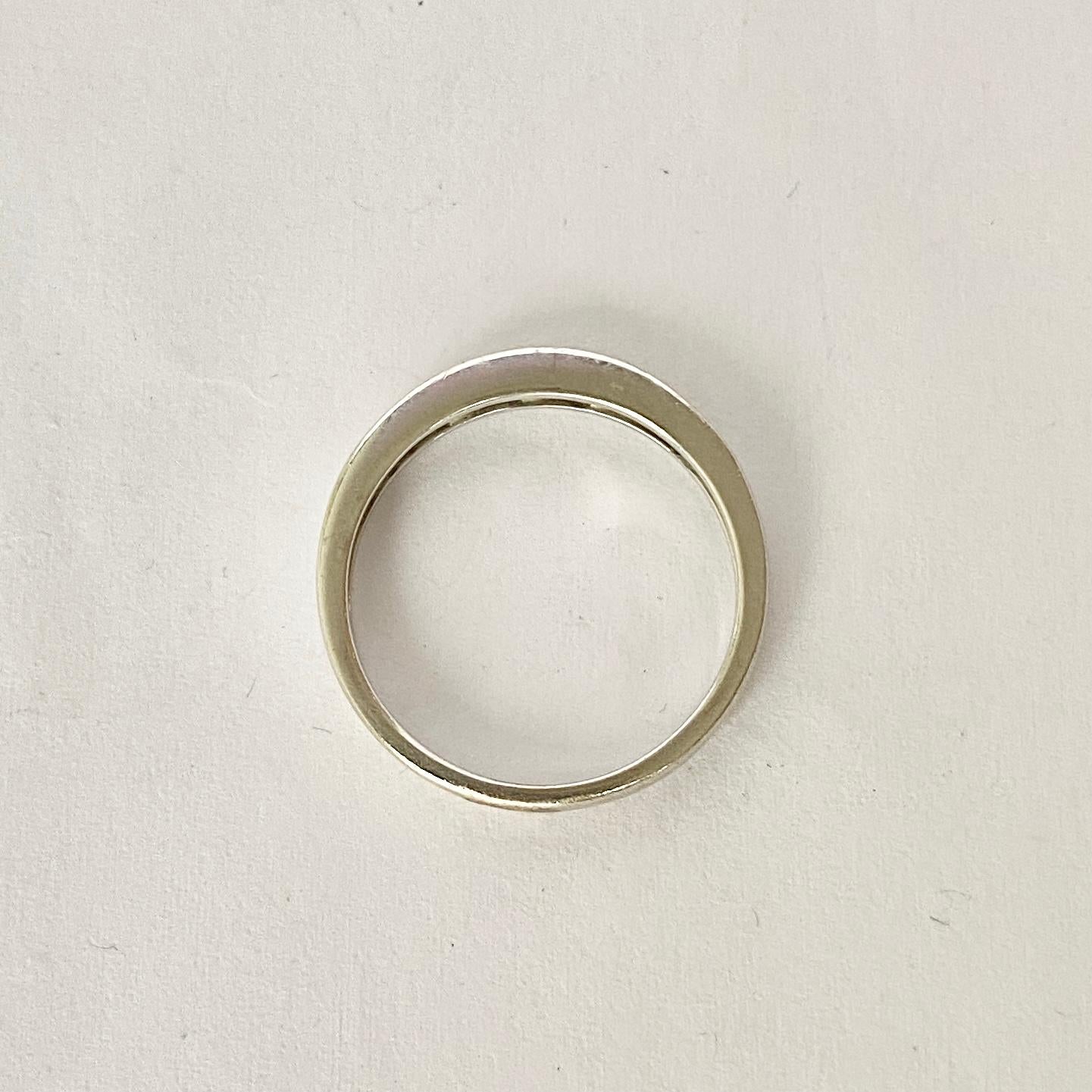 Media alianza vintage de diamantes y oro blanco de 18 quilates Corte redondo en venta