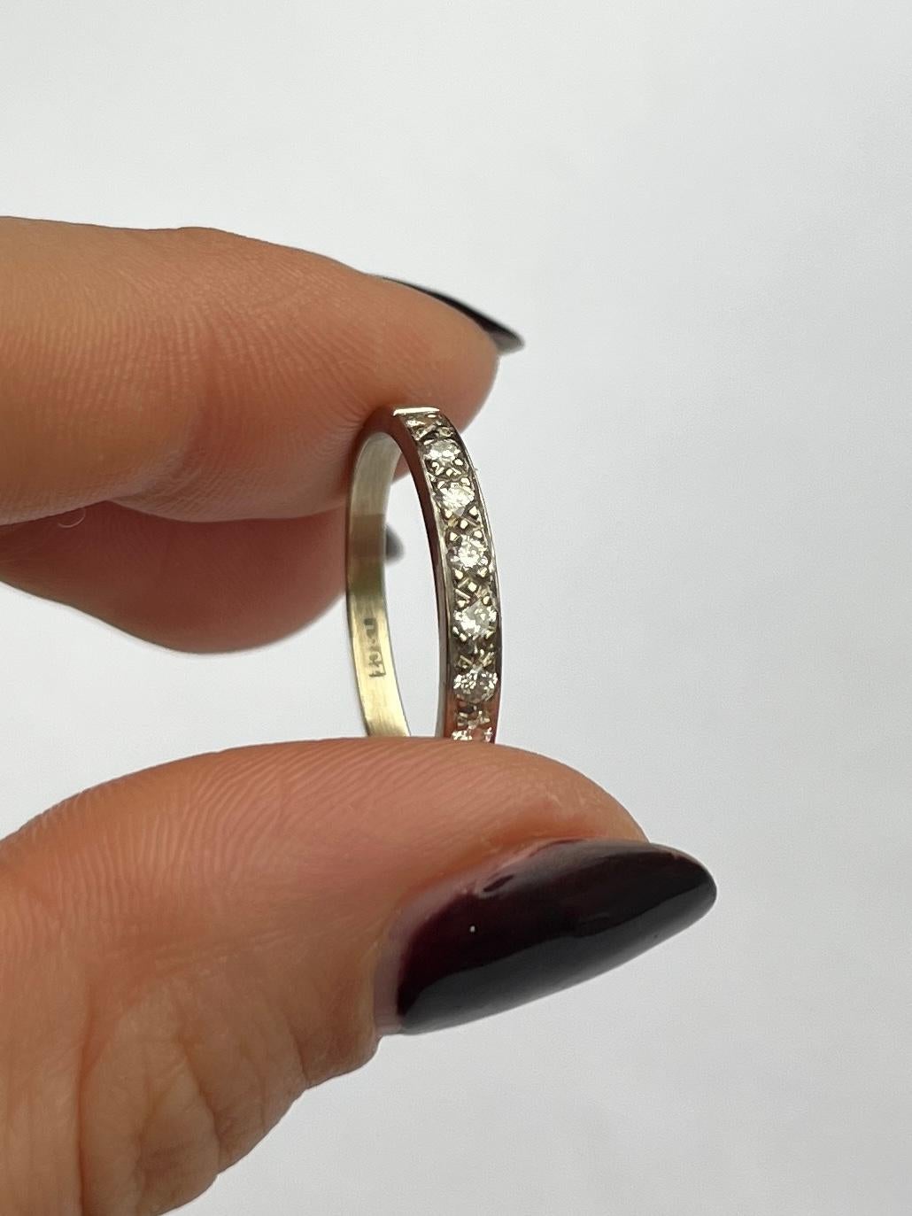 Donna Fascia a mezza eternità in oro bianco 18 carati e diamanti d'epoca in vendita