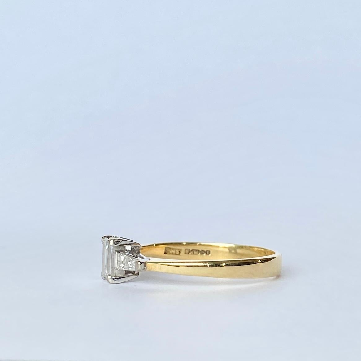 Taille émeraude Solitaire vintage en or blanc 18 carats et diamants en vente
