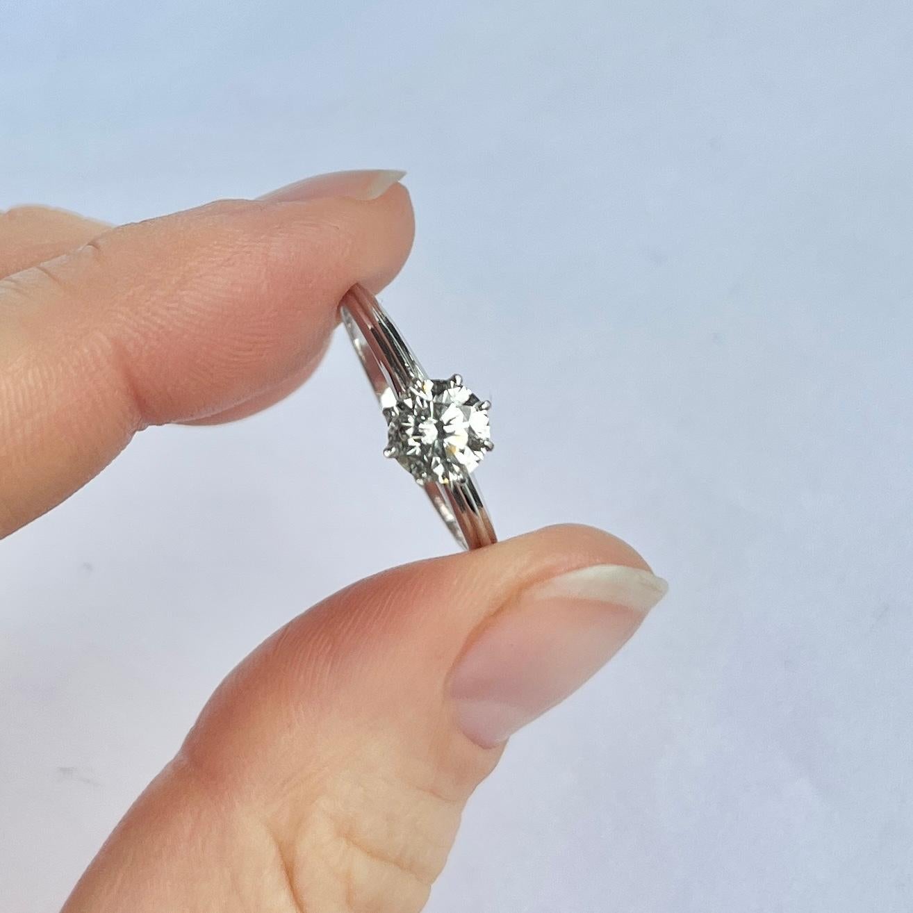 Vintage Diamond and 18 Carat White Gold Solitaire Ring In Excellent Condition For Sale In Chipping Campden, GB
