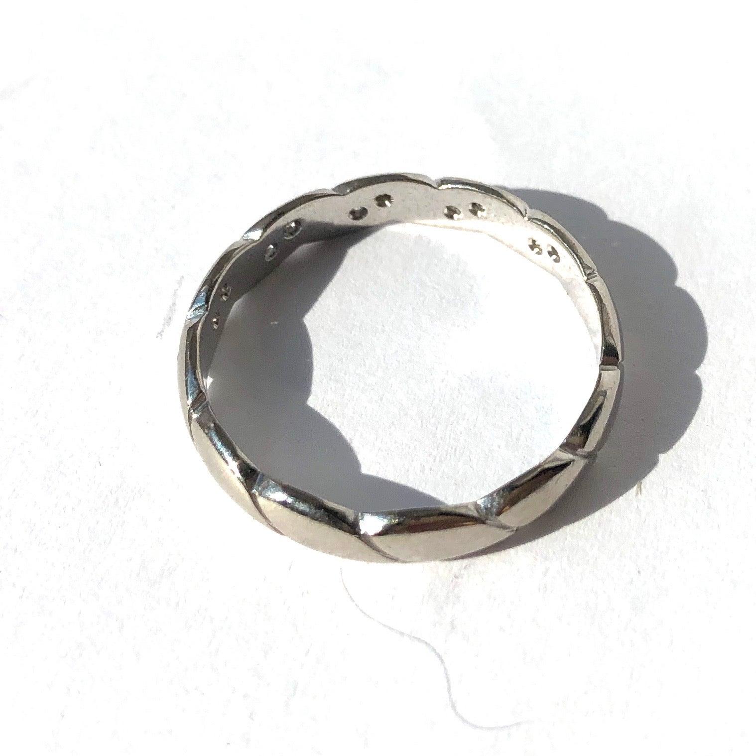 For Sale:  Vintage Diamond and 18 Carat White Gold Twisted Eternity Band 3
