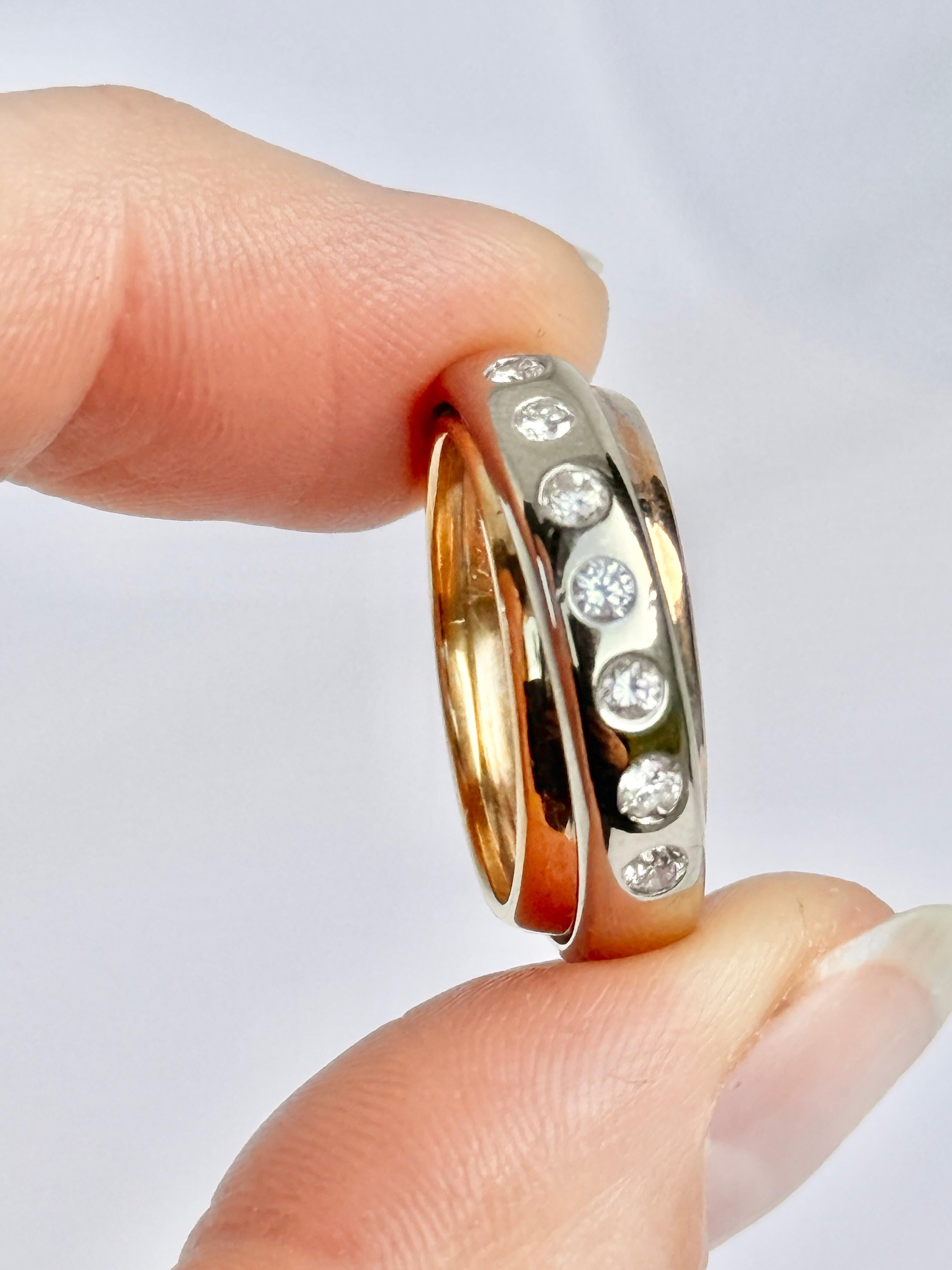 Vintage Diamond and 18 Carat White, Rose and Yellow Gold Band en Bueno estado para la venta en Chipping Campden, GB
