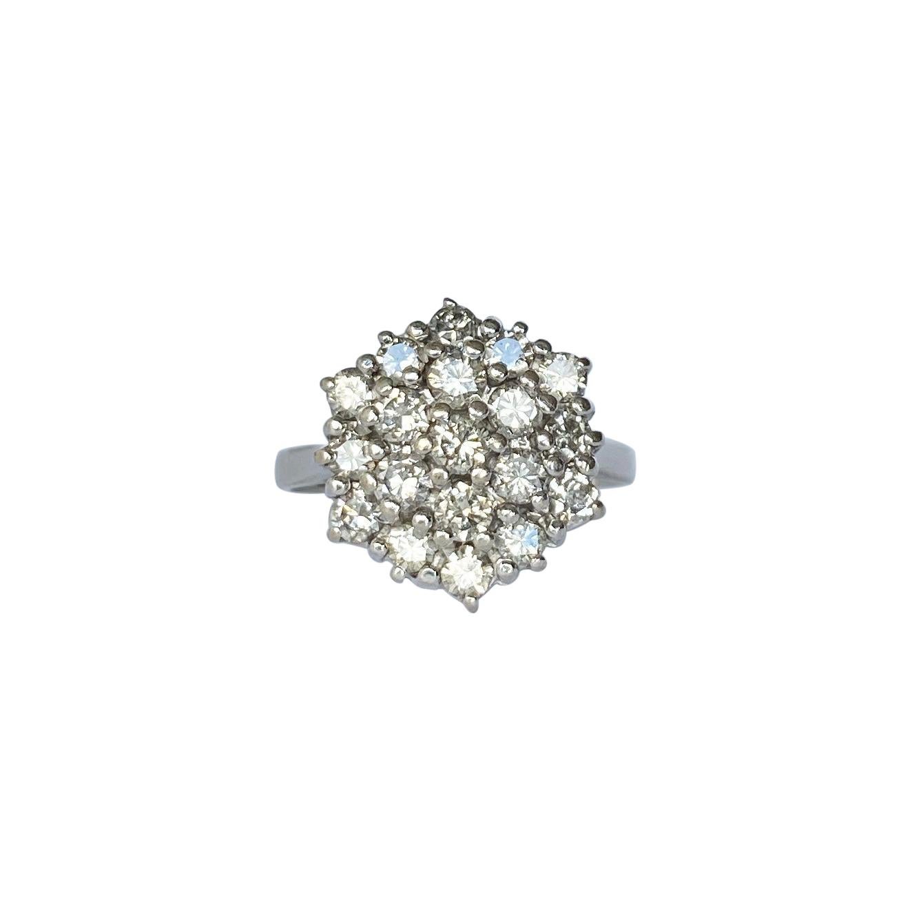 Vintage Diamond and 18 White Carat Gold Cluster Ring For Sale