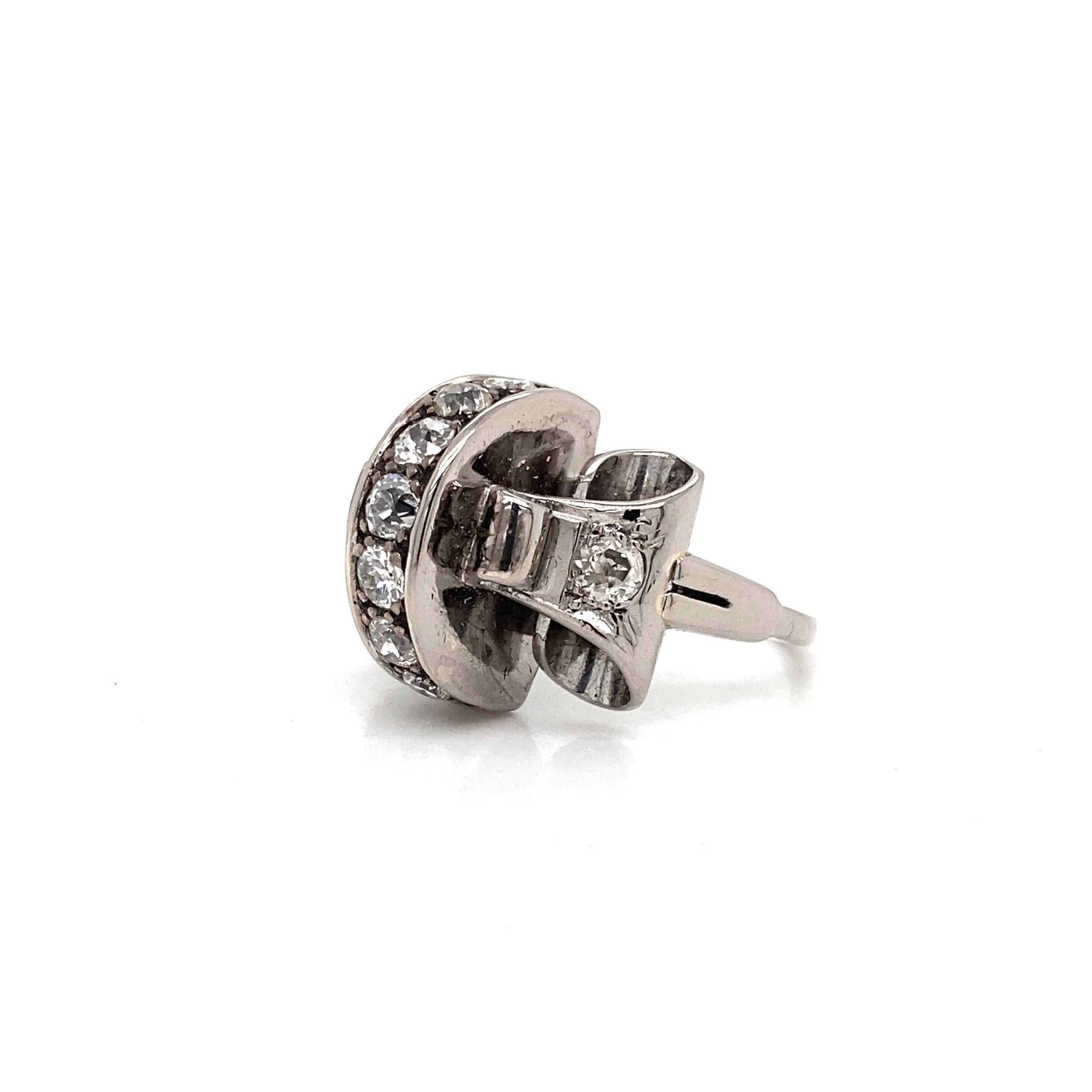Women's or Men's Vintage Diamond and 18ct White Gold Retro Fancy Cocktail Ring For Sale