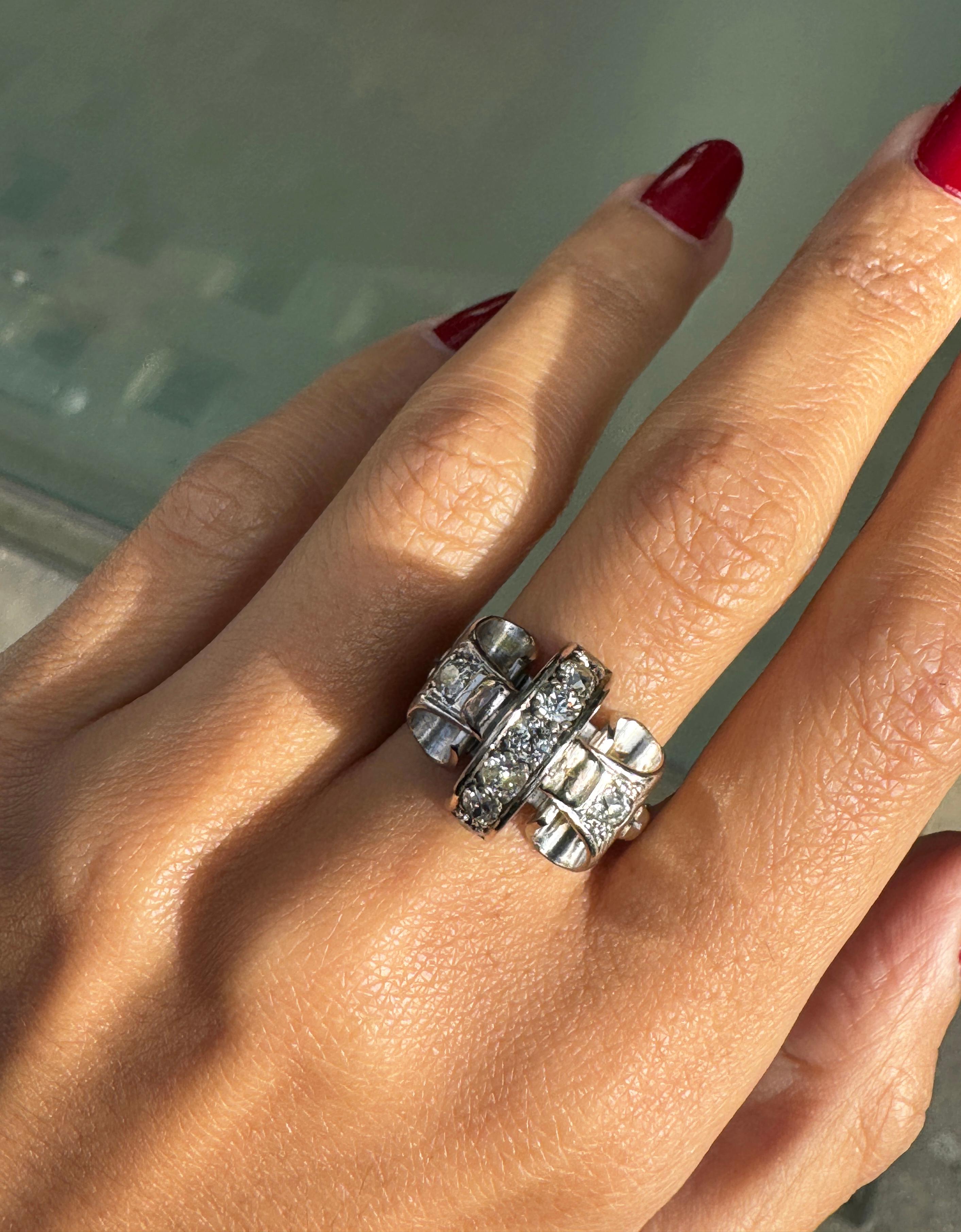 Vintage Diamond and 18ct White Gold Retro Fancy Cocktail Ring For Sale 1