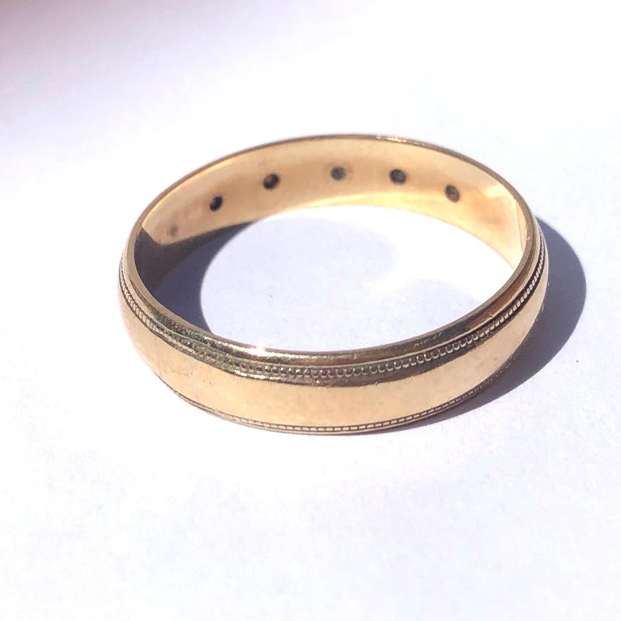 9 carat gold band ring