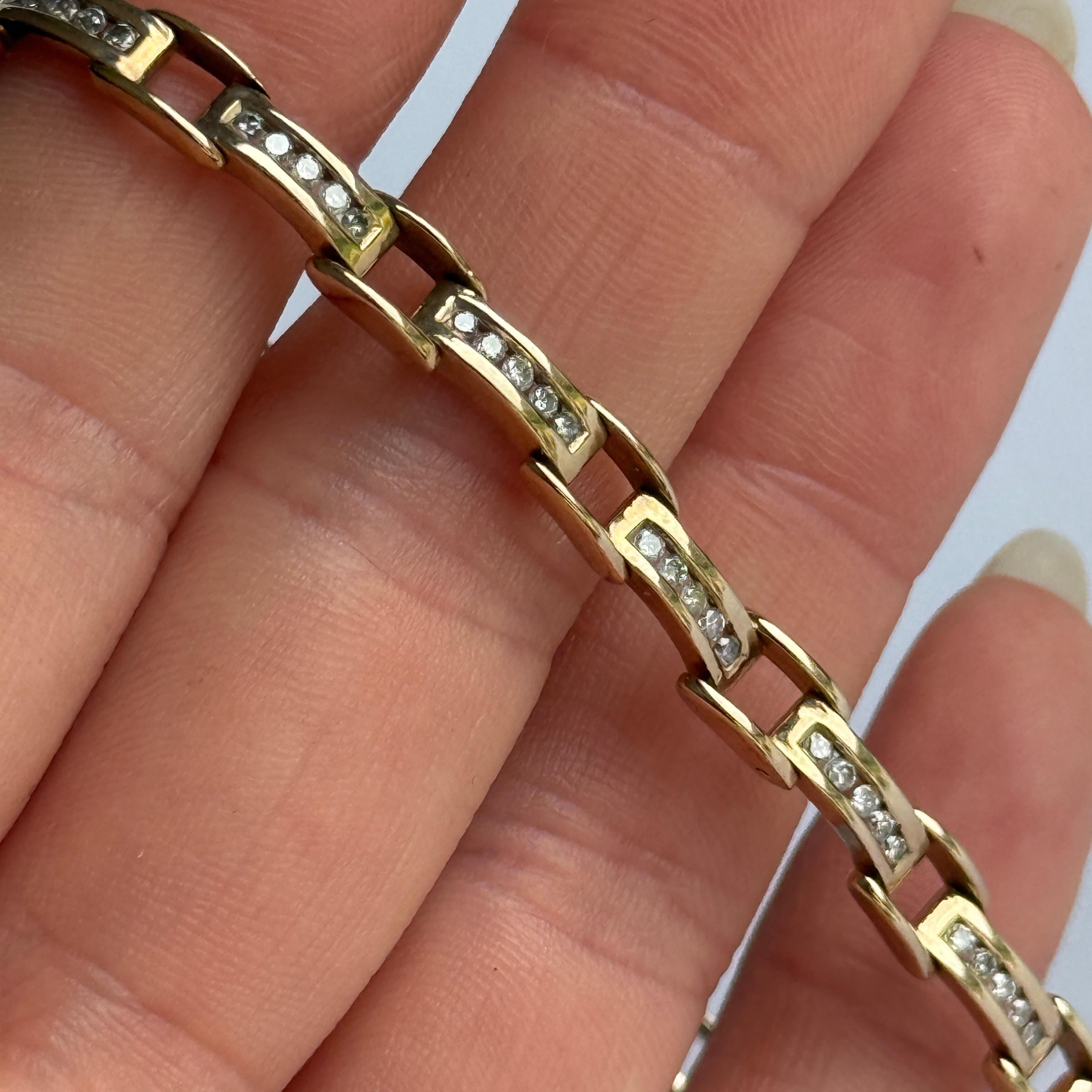 Taille ronde Bracelet vintage en or 9 carats et diamants en vente