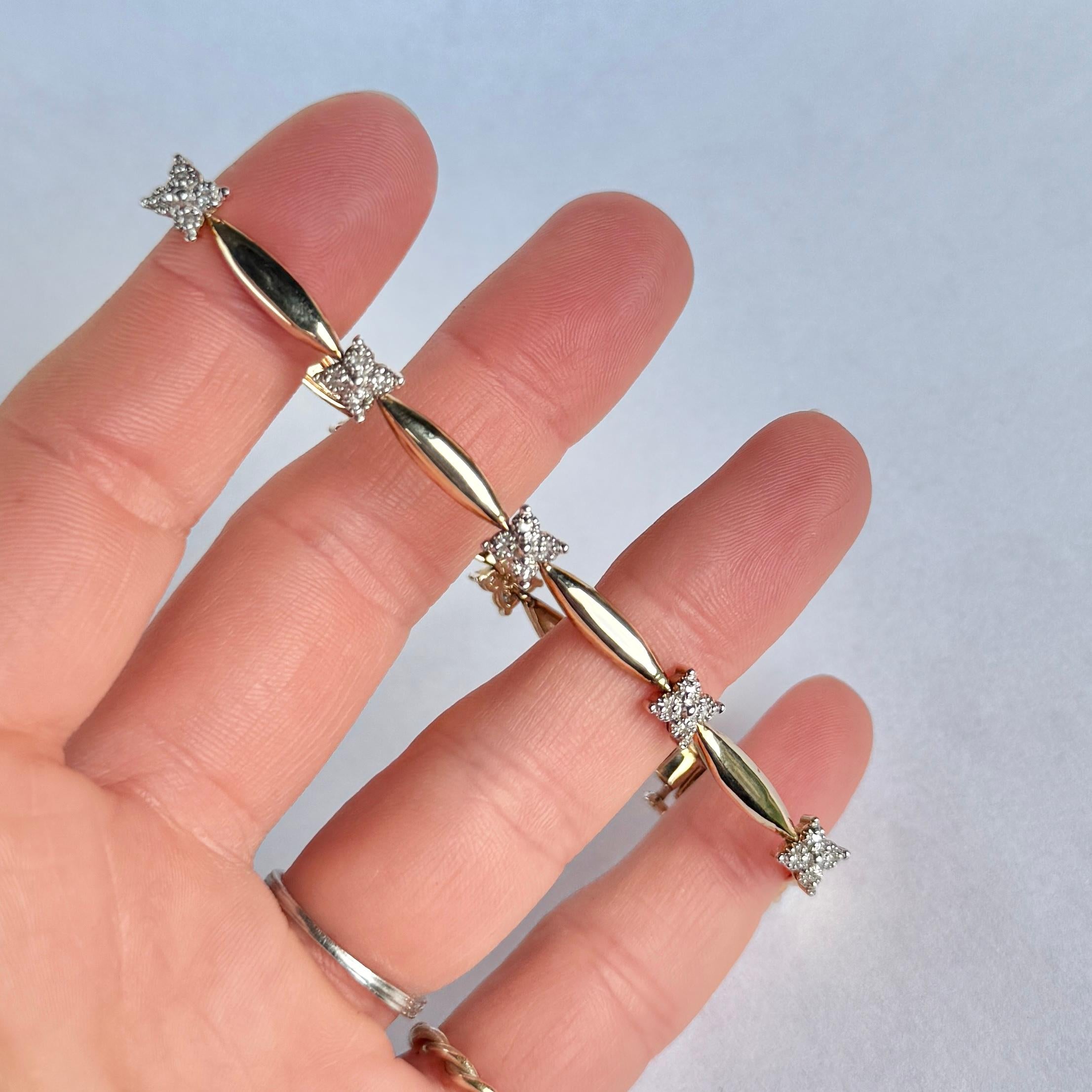Vintage Diamond and 9 Carat Gold Bracelet In Good Condition For Sale In Chipping Campden, GB