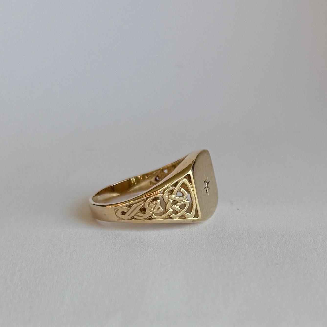 Women's or Men's Vintage Diamond and 9 Carat Gold Signet Ring For Sale