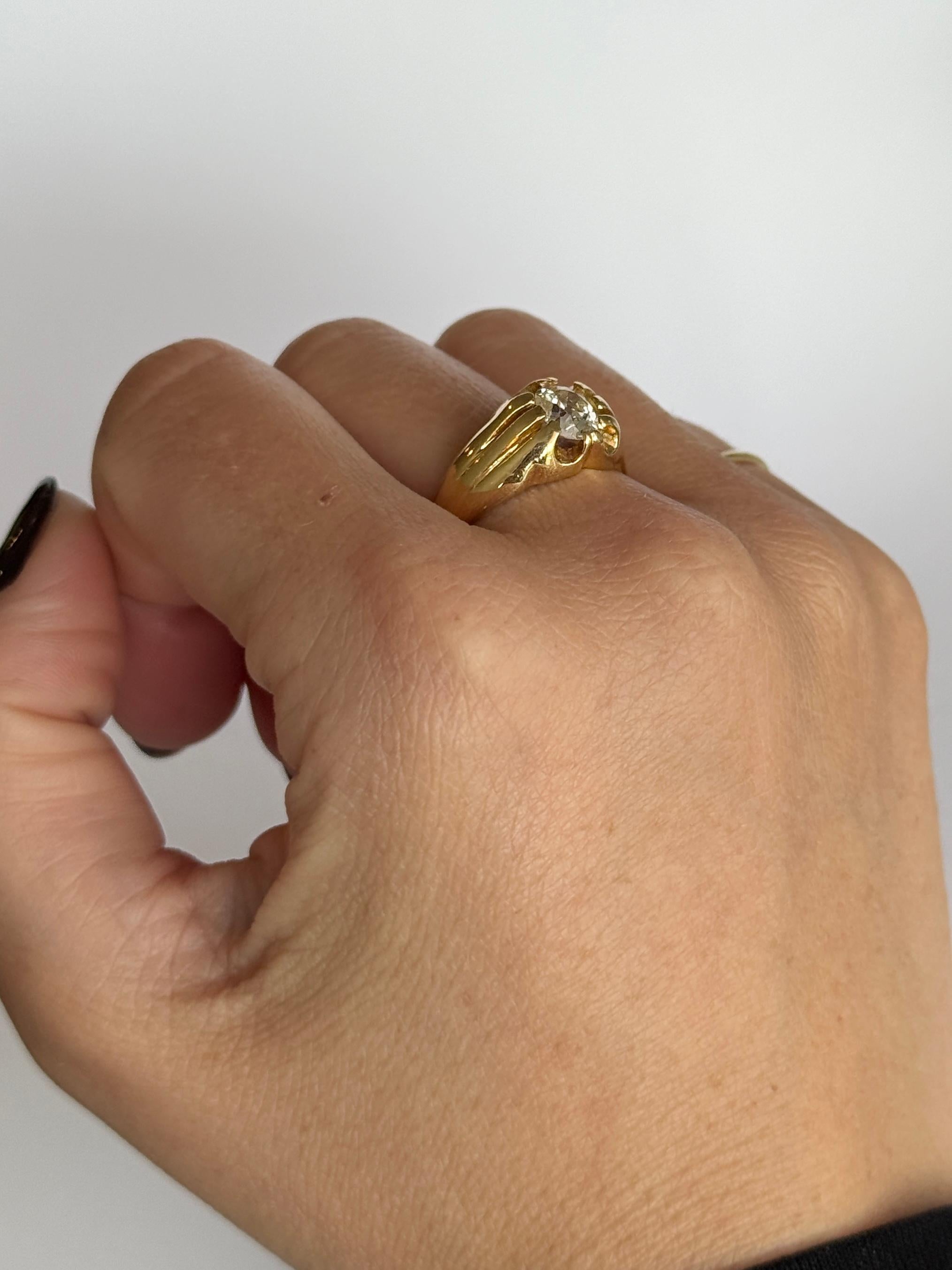 This Old Mine cut diamond solitaire is simply stunning. The old mine cut diamond measures approx 1.10carat and is H colour VS1. Modelled in 18 carat gold. Fully hallmarked London 1981.

Ring Size: O 1/2 or 7 1/2 
Band Width: 10mm
Height Off Finger: