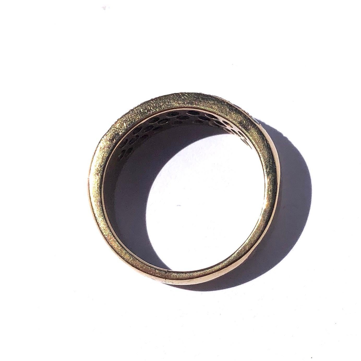 Dreireihiger Vintage-Ring mit Diamanten und 9 Karat Gold (Rundschliff) im Angebot