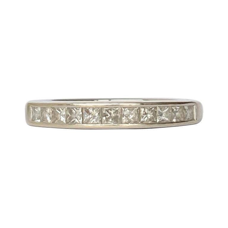 Media alianza vintage de diamantes y oro blanco de 9 quilates