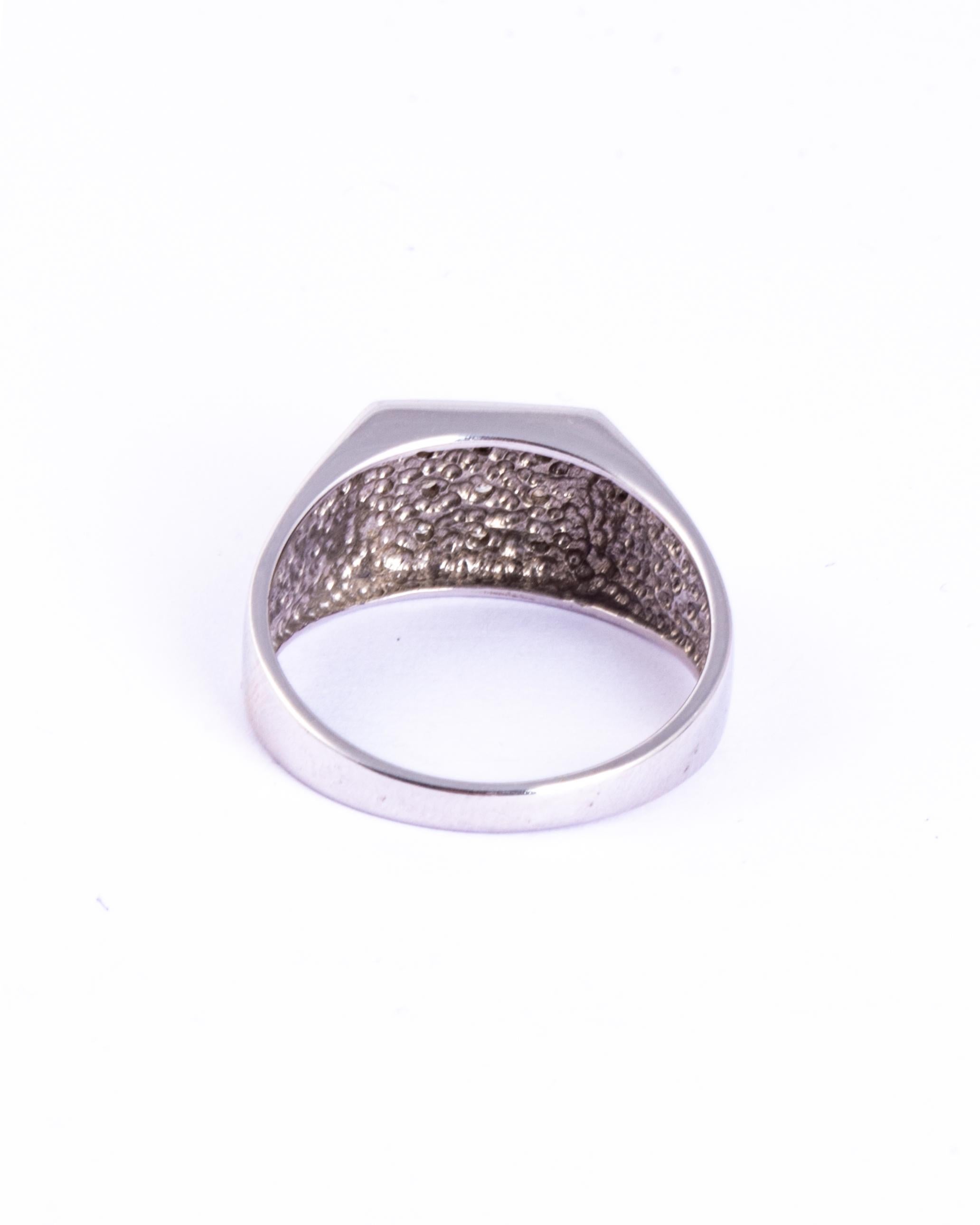 Anillo de sello vintage de diamantes y oro blanco de 9 quilates Corte redondo en venta