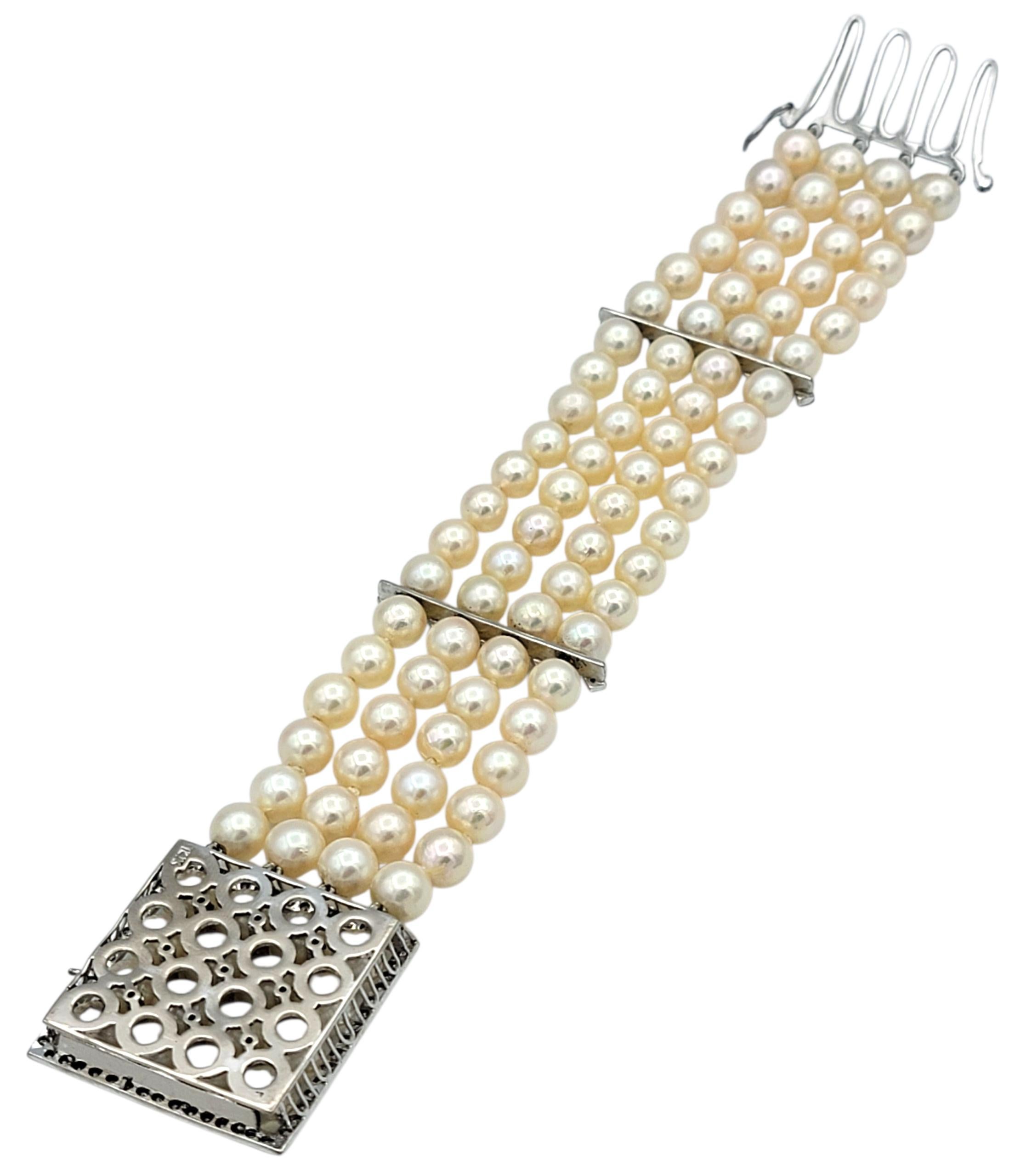 Bracelet large multi-brins en or blanc 14 carats avec diamants et perles d'Akoya Vintage en vente 1
