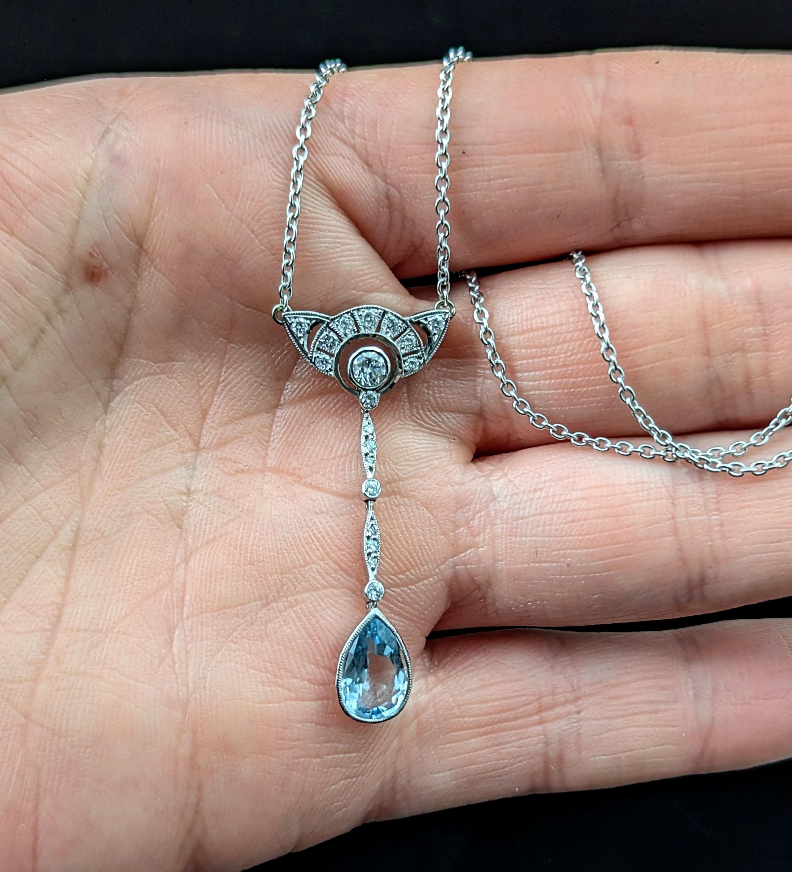 Vintage Diamond and Aquamarine pendant, 18k white gold For Sale 6