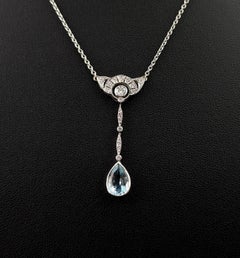 Pendente vintage con diamanti e acquamarine, oro bianco 18 carati