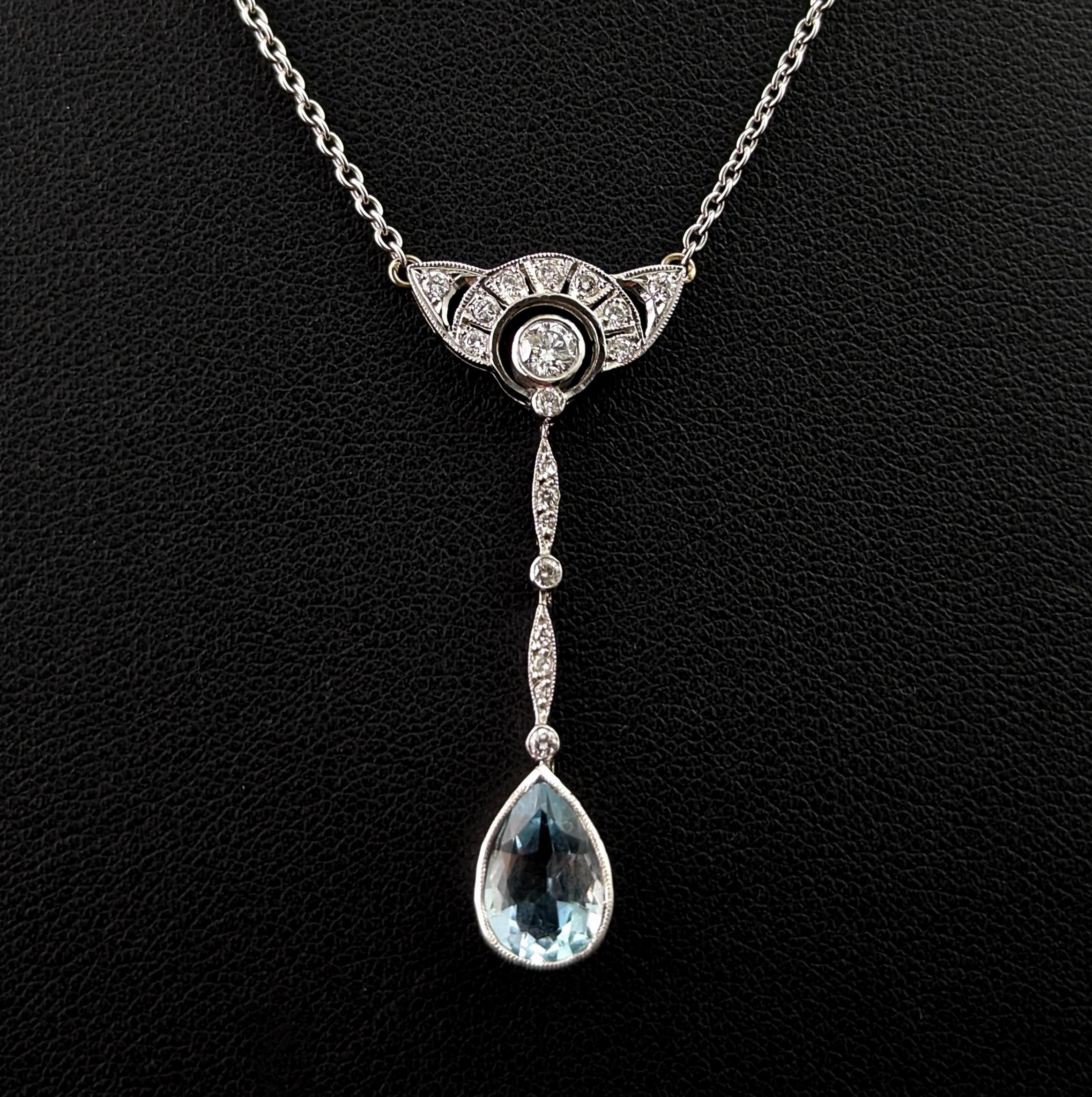 Women's Vintage Diamond and Aquamarine pendant, 18k white gold For Sale
