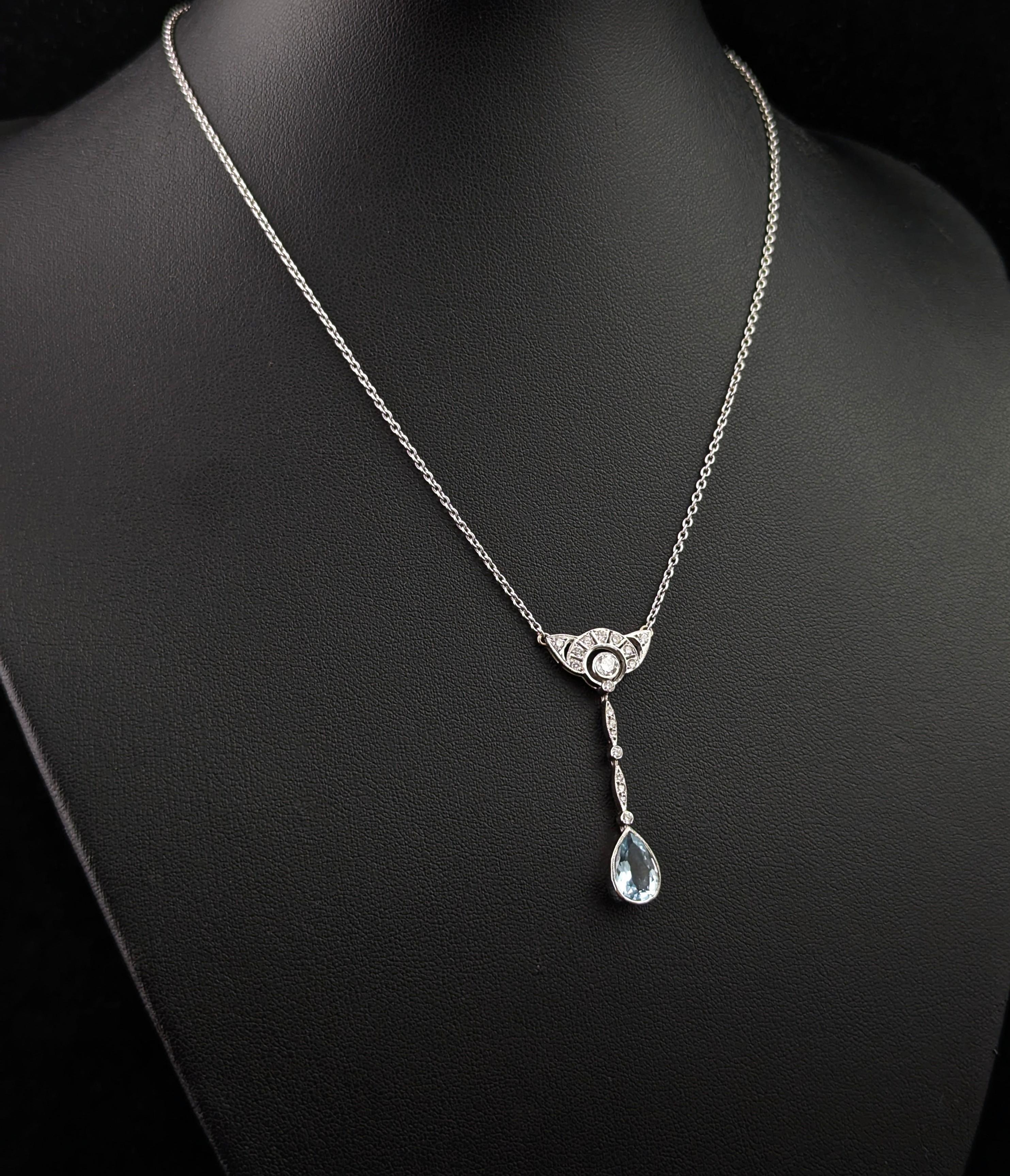 Vintage Diamond and Aquamarine pendant, 18k white gold For Sale 1